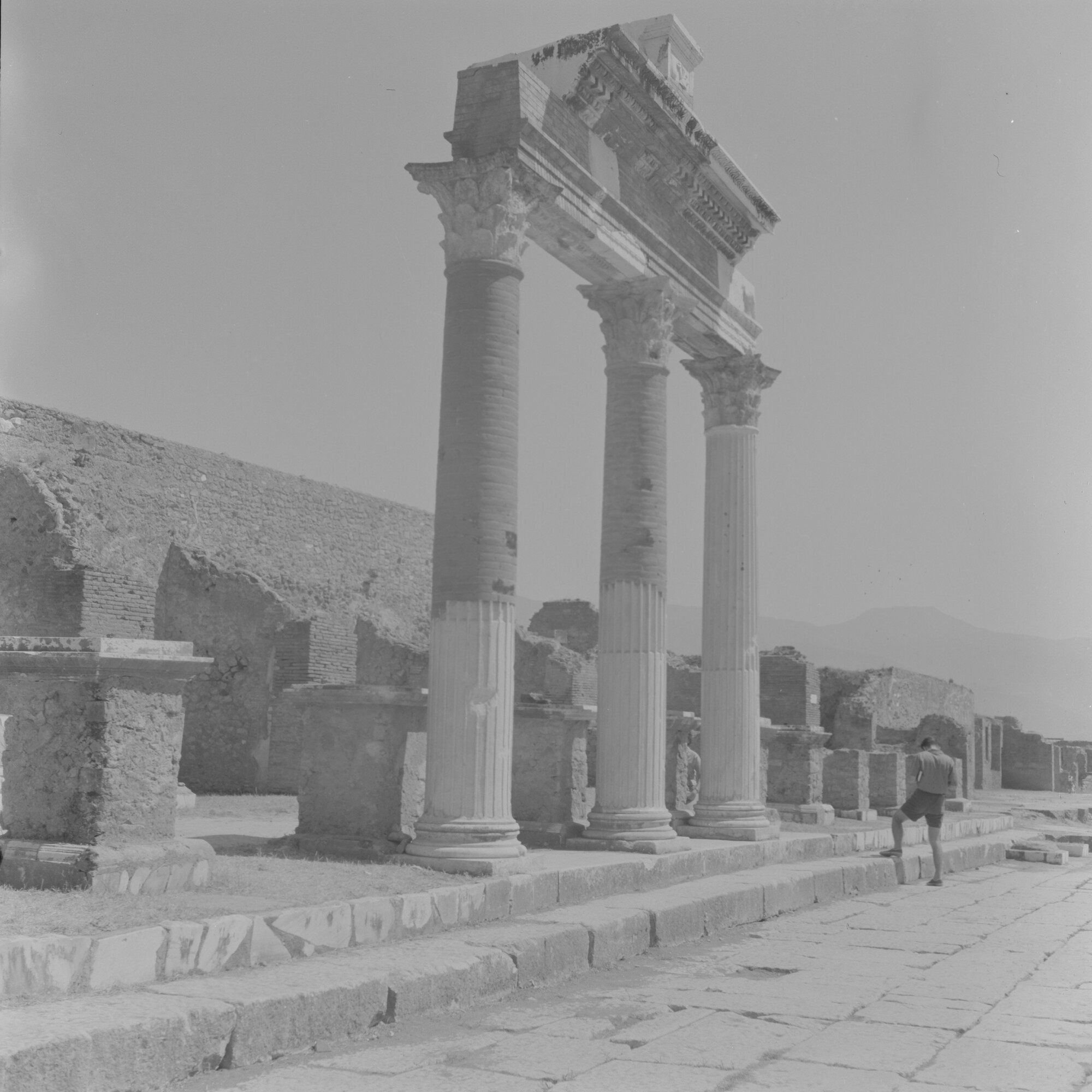 2015.2493; Negatief van een ruïne in Pompeï; negatief