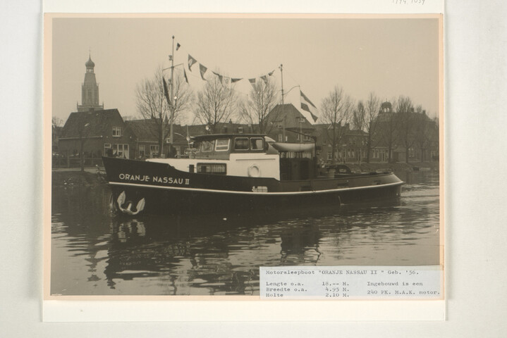 1994.1039; (Voorheen) Album met fotos van bij Scheepswerf Van Goor Monnickendam; fotoalbum