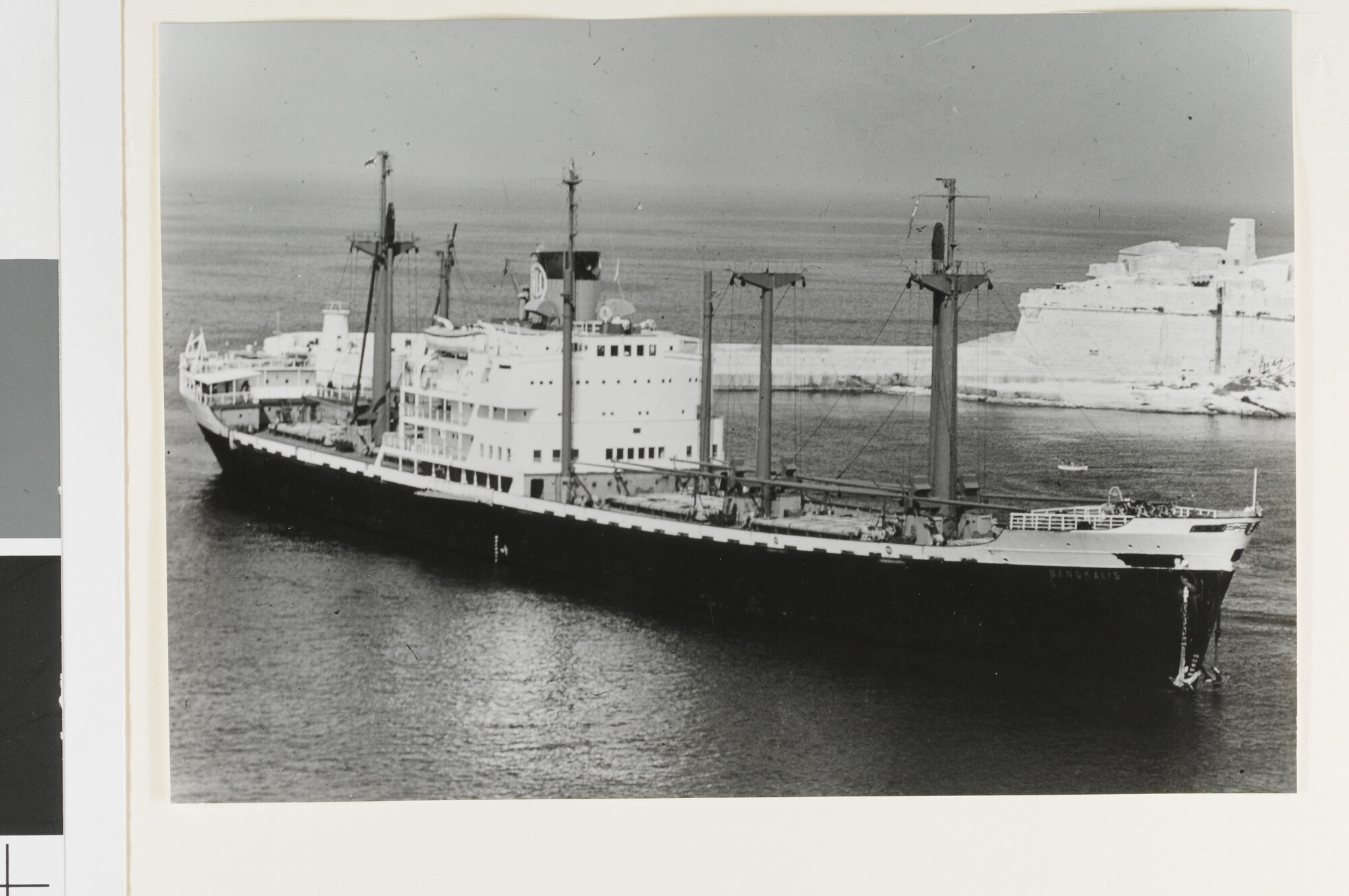 RB.0076(02); Het vrachtschip ss. "Bengkalis" (ex- "Banka") van de Stoomvaart-Maatschappij "Nederland"; foto