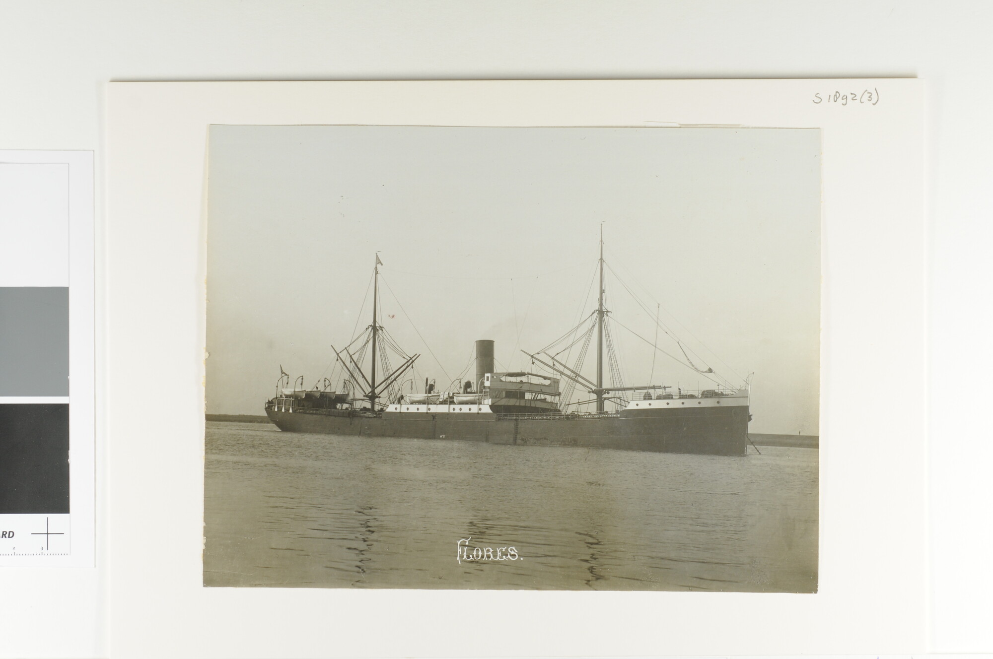 S.1892(03); Het vrachtschip ss. 'Flores' van de SMN; foto