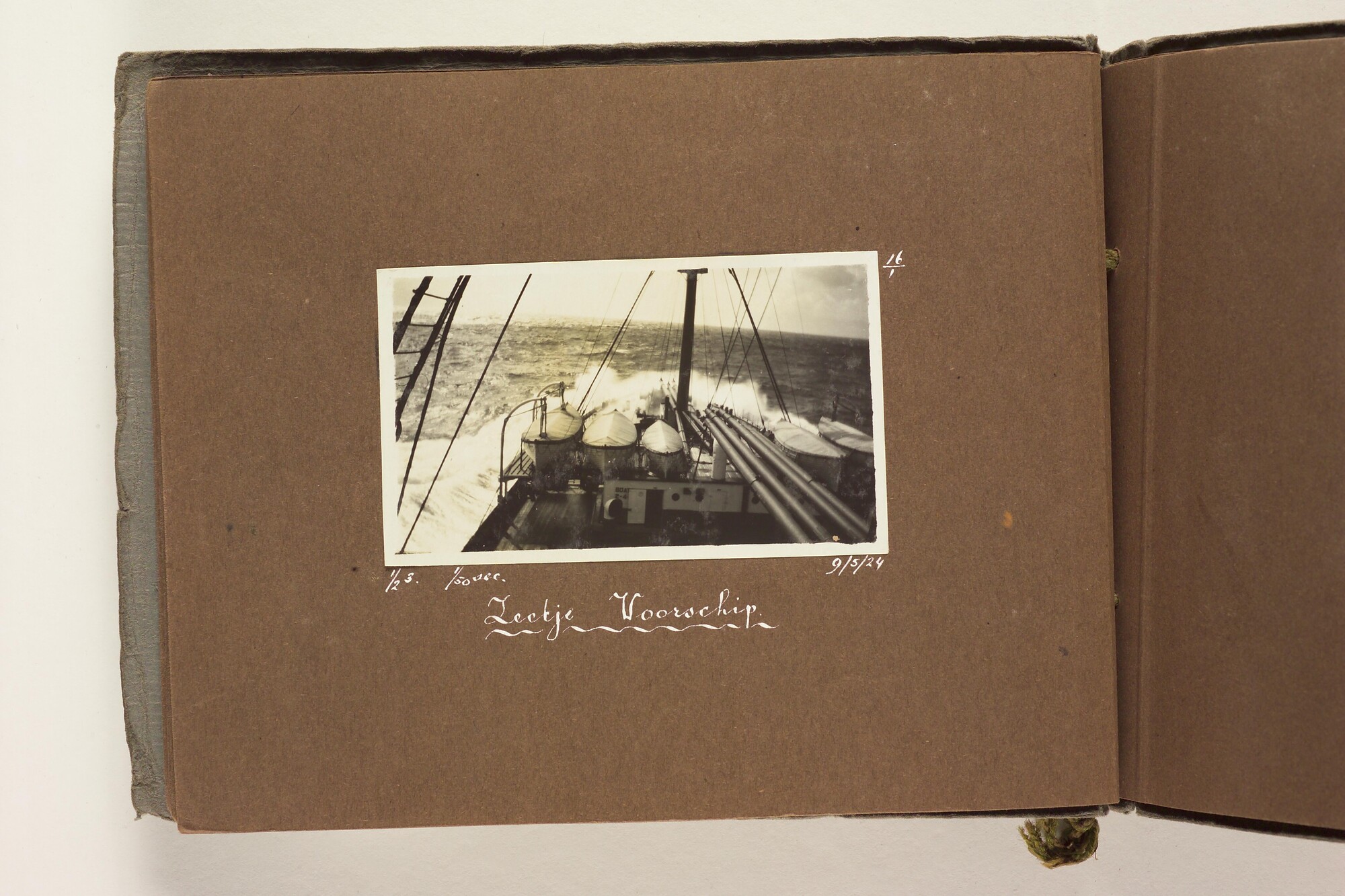 S.6156(06)e; Fotoalbum e) uit een serie van veertien uit de Collectie Job over zijn reis; fotoalbum