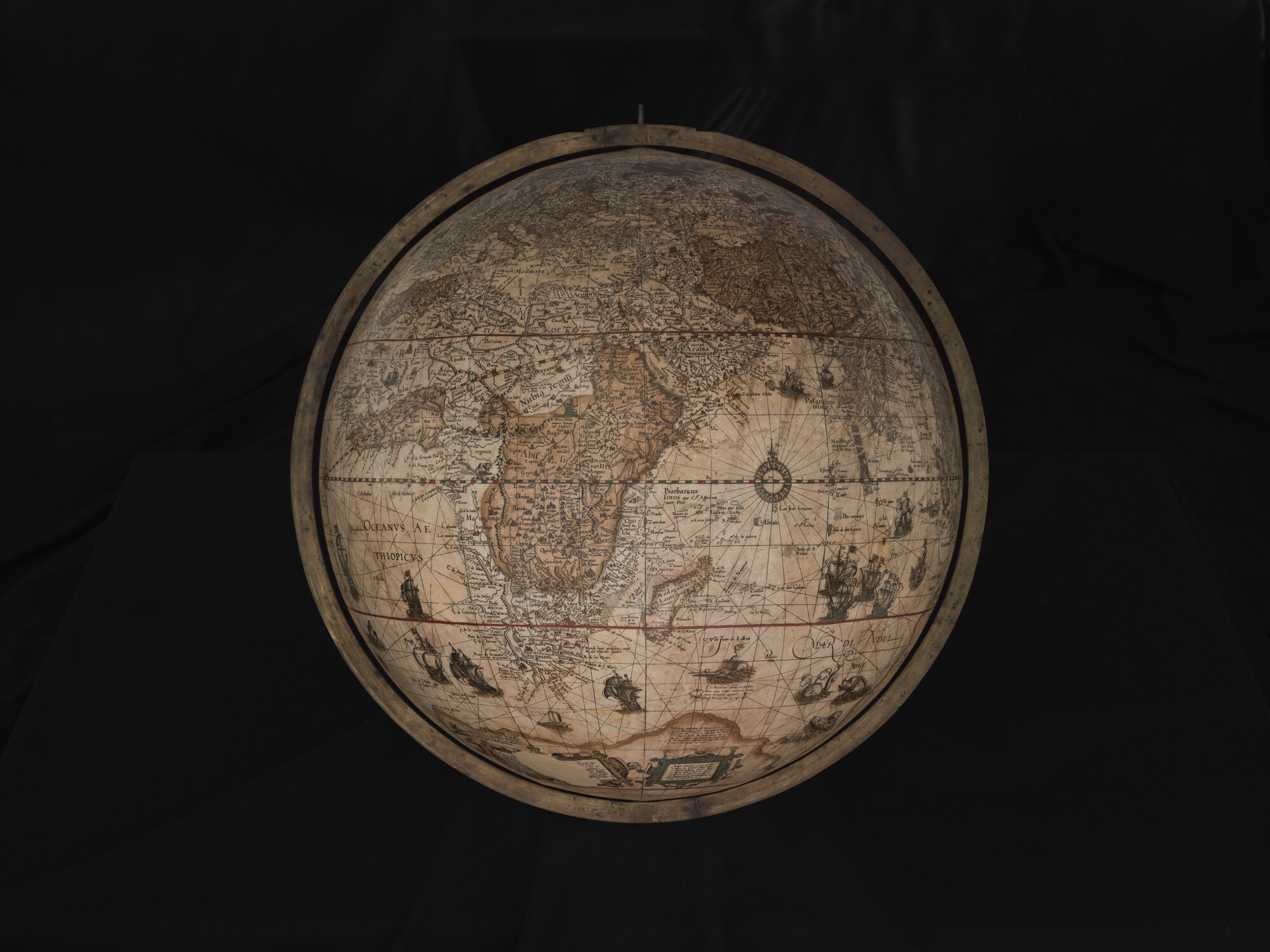 A.1140; Aardglobe van 52,5 cm doorsnede door Jacob Floris van Langren, 1589; globe