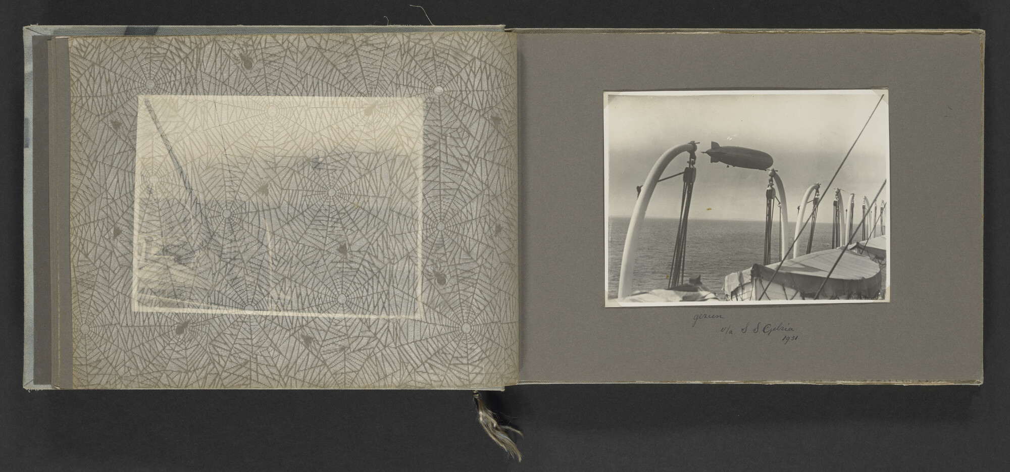 2024.3841; Fotoalbum van C.J. (Kees) de Vries, machinist op schepen van de Koninklijke Hollandsche Lloyd tussen 1928 en 1934; fotoalbum