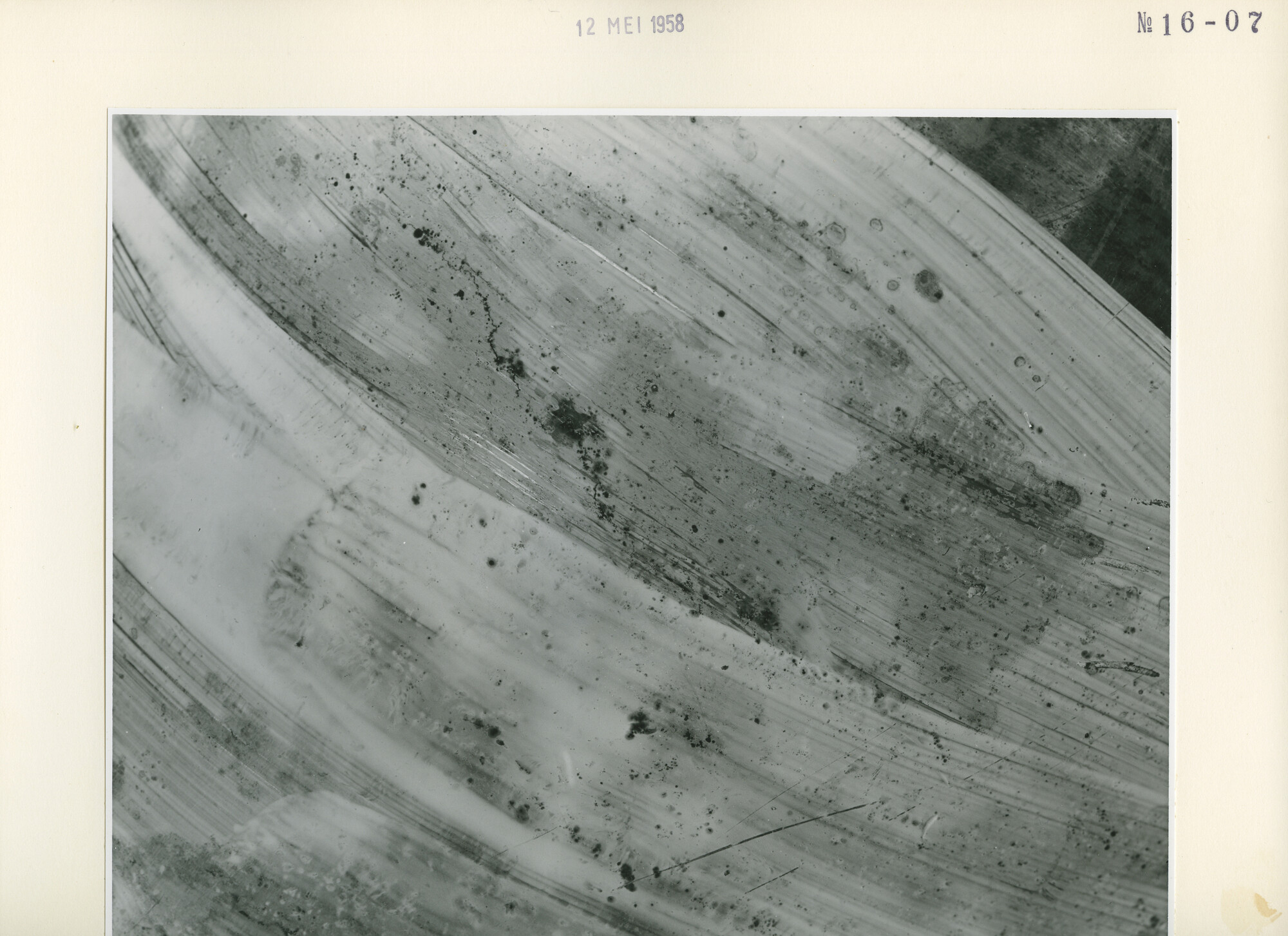 S.5444(3291)07; Foto van scheuren in de schroefas van de Baron Cawdor; foto