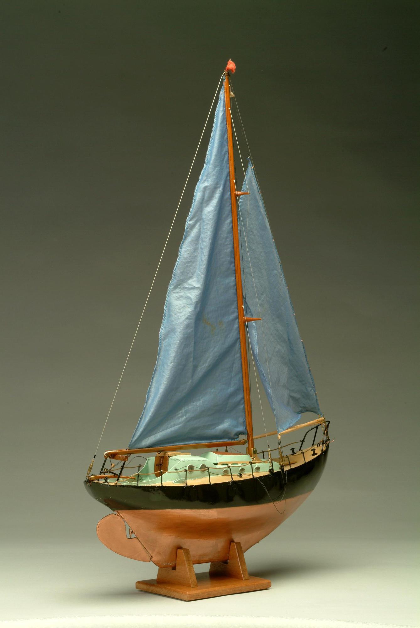 2004.5704; Model van een zeiljacht; scheepsmodel