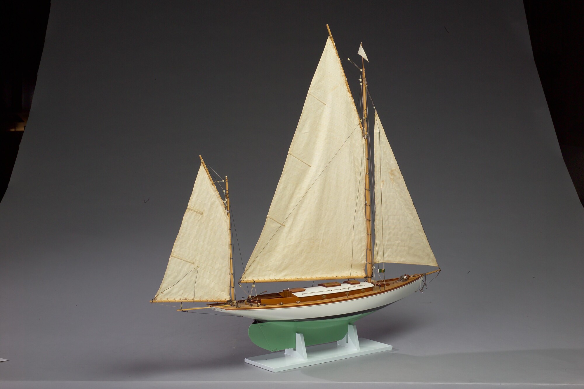 S.4772; Model van de yawl Jozef Israëls; scheepsmodel