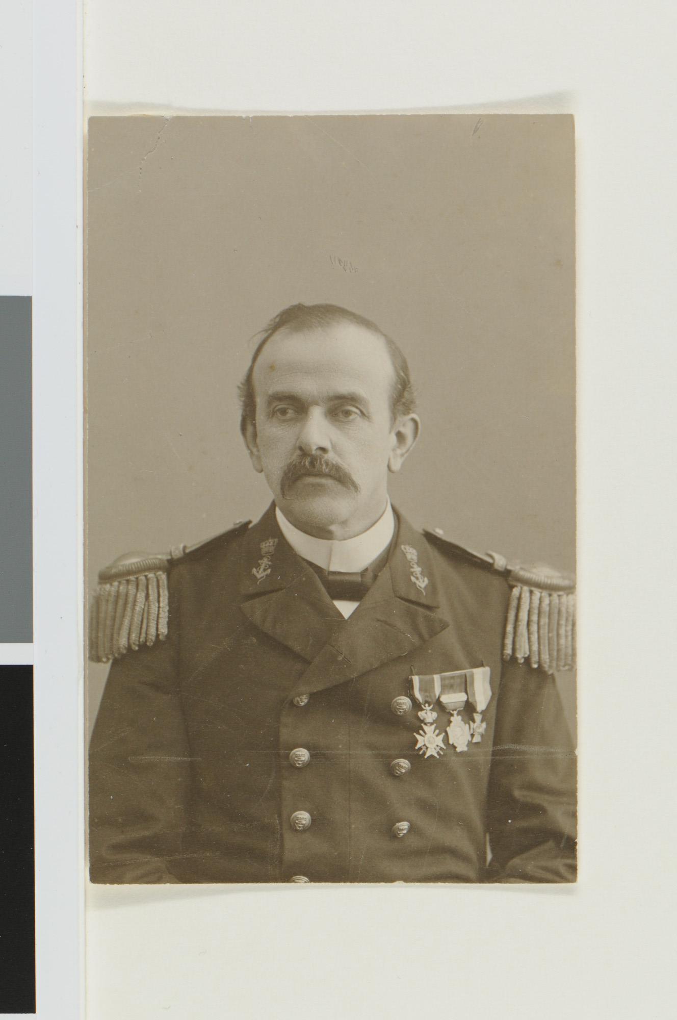 S.0653(16)37; Portretfoto van K.J. Karseboom (1861-1912), kapitein-luitenant-ter-zee; foto