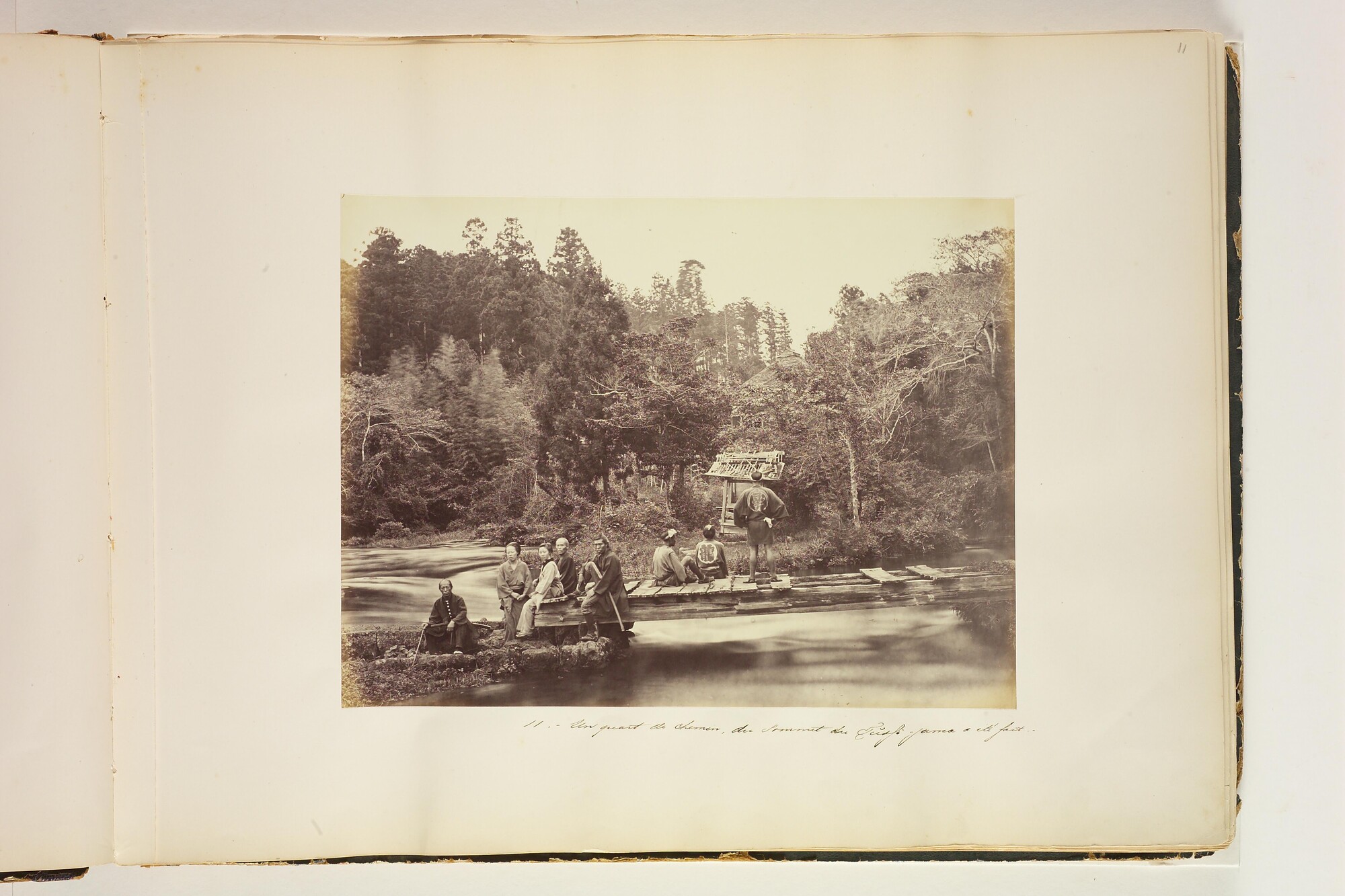 S.3628(04); 'Views of Japan': Album nr. 3 uit een serie van drie van de Nederlandse consul in Japan Dirk de Graeff van Polsbroek; fotoalbum