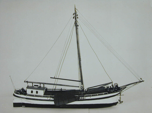 A.0228; Model van de rivierklipper Zwerver; scheepsmodel