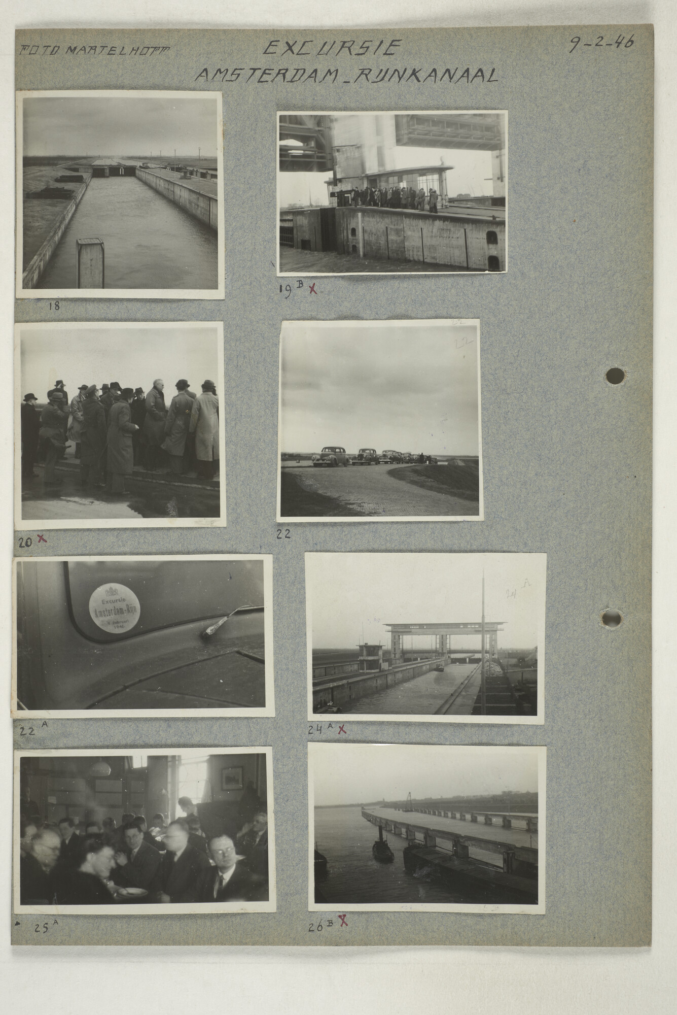 1998.2179; Omslag met een grote hoeveelheid proef foto's gemaakt in opdracht van de Gemeente Handelsinrichtingen in Amsterdam; omslag