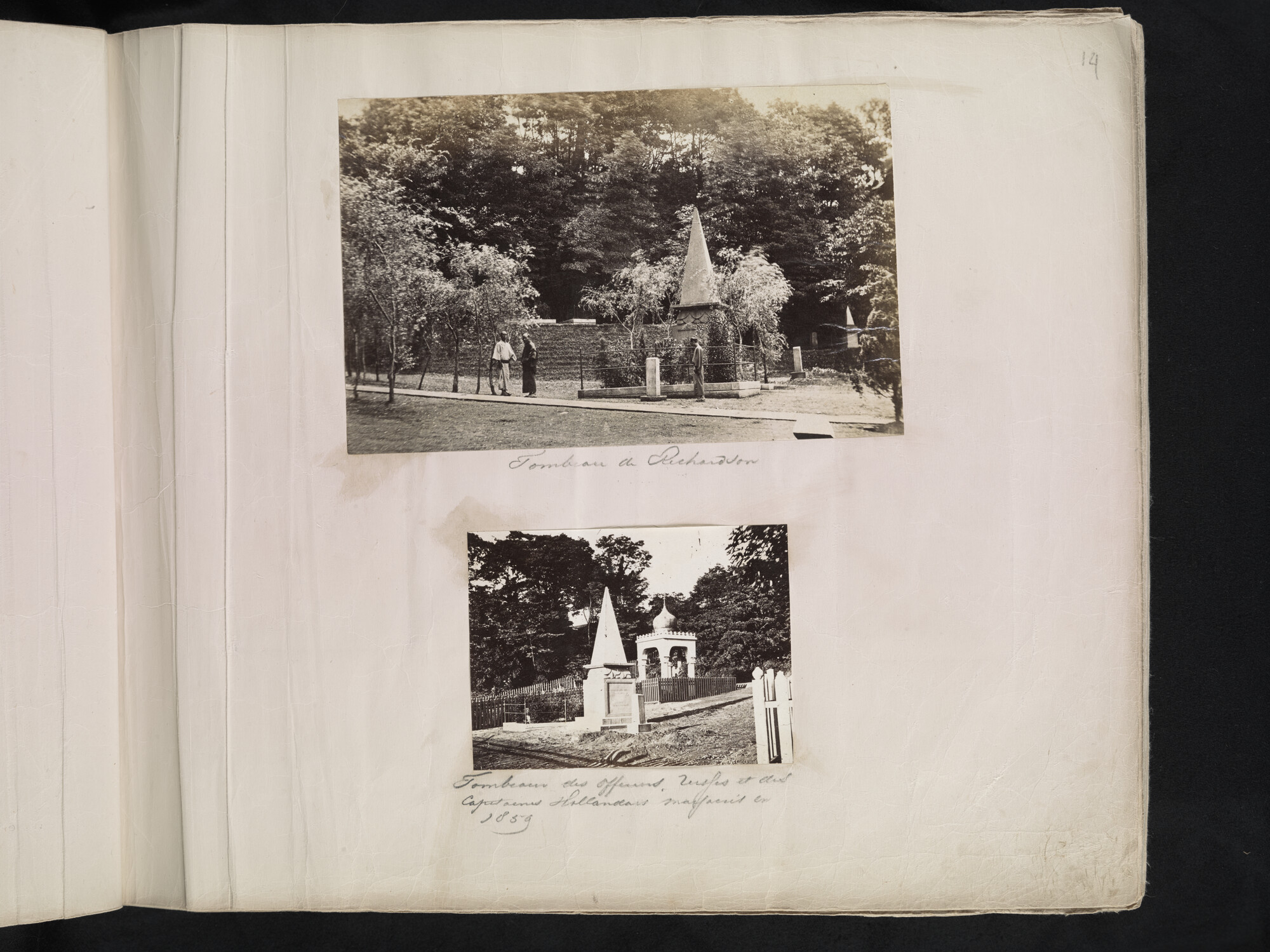 S.3628(02); Album nr. 1 uit een serie van drie van de Nederlandse consul in Japan Dirk de Graeff van Polsbroek; fotoalbum