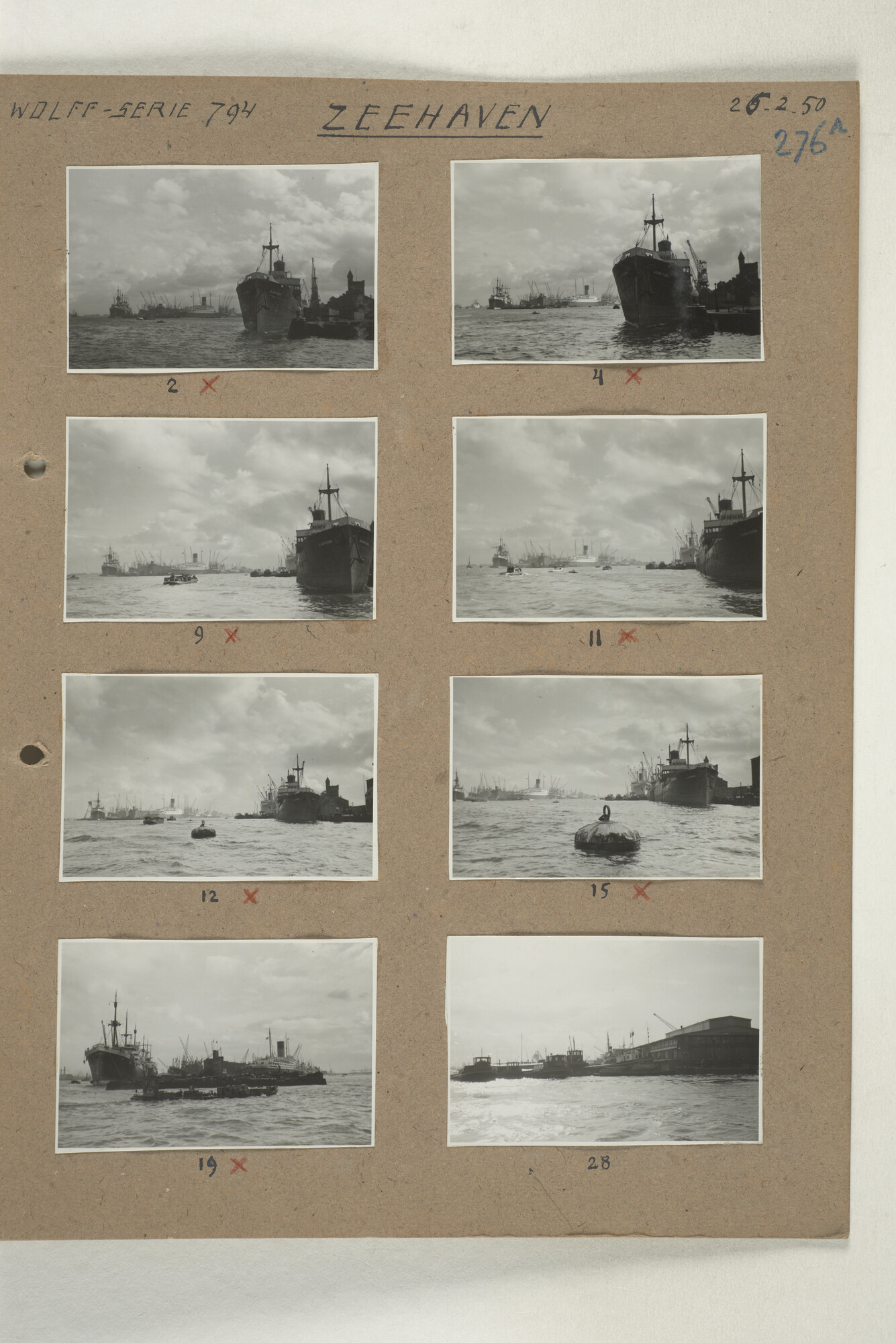 1998.2181; Omslag met een grote hoeveelheid proef foto's gemaakt in opdracht van de Gemeente Handelsinrichtingen en de Vereniging "de Amsterdamsche Haven" te Amsterdam.; omslag
