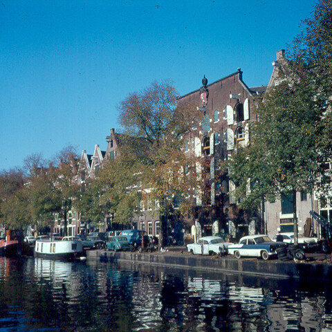 S.9100(1597); Dia van pakhuizen aan de Brouwersgracht, Amsterdam; diapositief