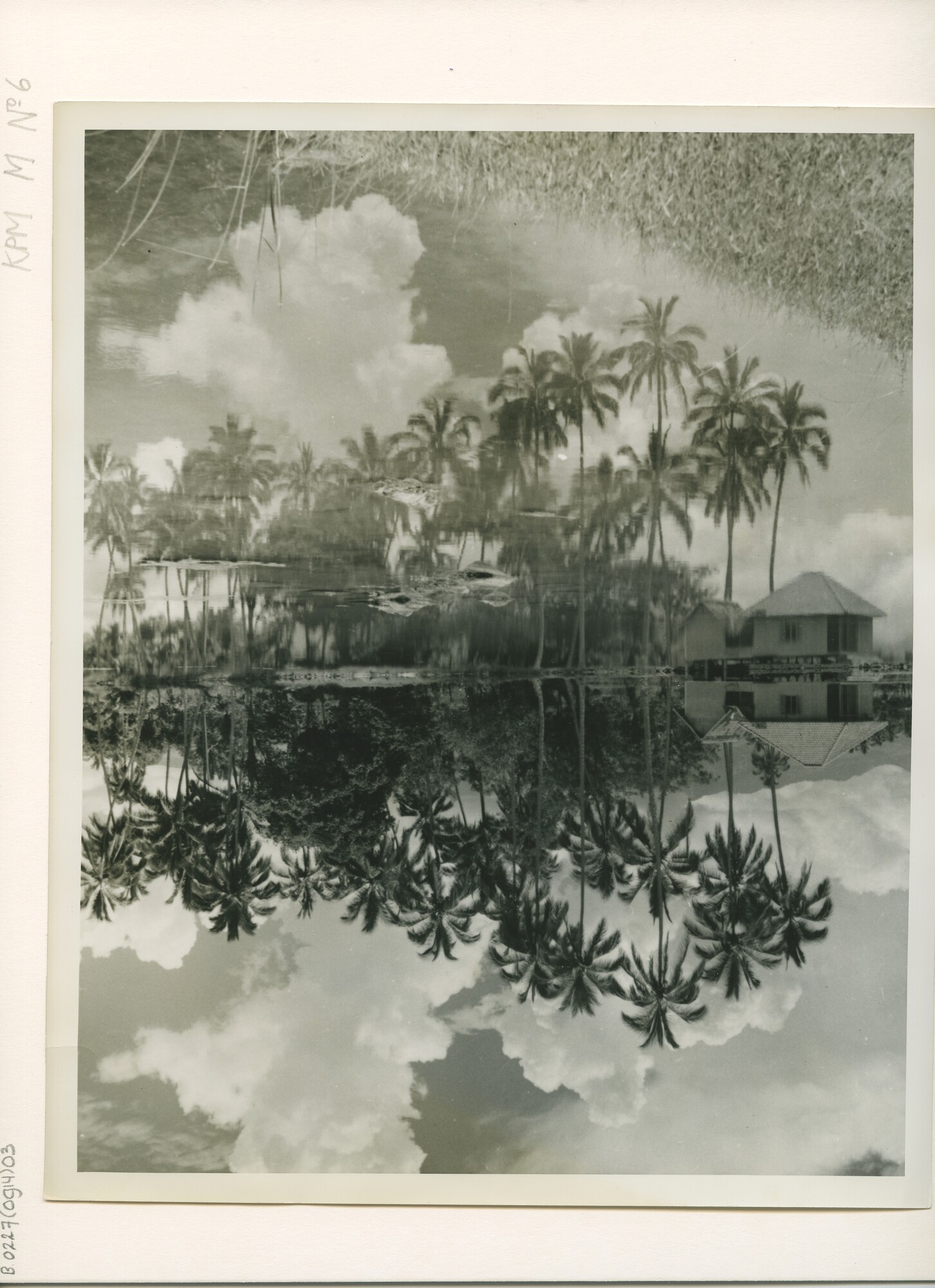 B.0227(0914)03; Landschapsfoto van het vulkanische landschap bij Garoet op West-Java; foto