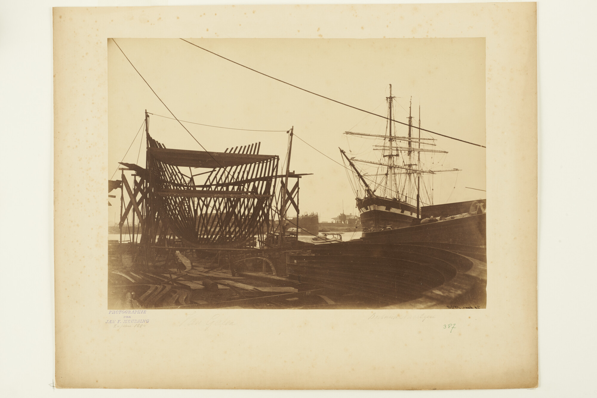 S.1156(06)157; Het stalen barkschip Van Galen in aanbouw op de werf De Nachtegaal te Amsterdam; foto