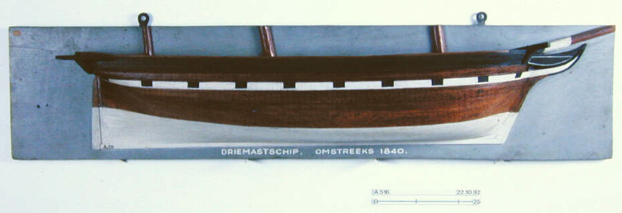 A.0516; Halfmodel van een driemast koopvaardijschip; scheepsmodel