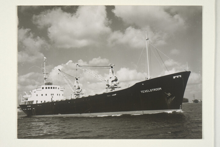 S.5219(12)0391; Foto's van het vrachtschip ms. Texelstroom van de HSM; fotoreportage