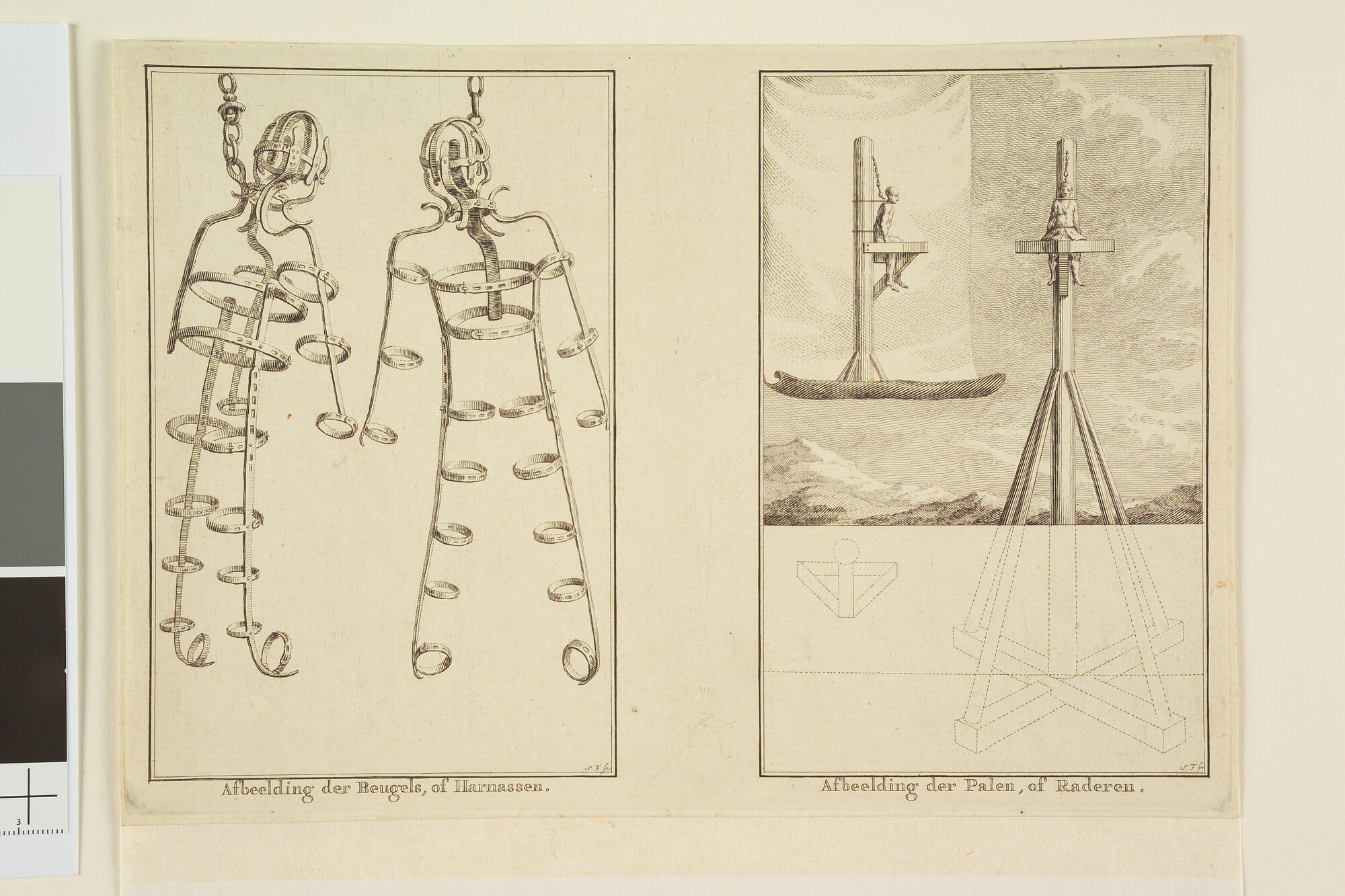 A.2244(04)2; Afbeelding van de beugels of harnassen en van de palen of raderen; prent