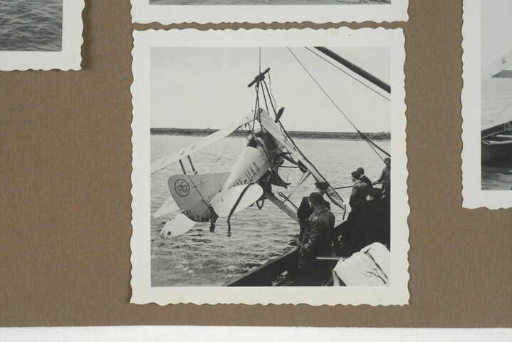 2001.1755; Omslag met vele foto's en knipsels van meest bergingsactiviteiten door Reederij v/h Gebroeders Goedkoop te Amsterdam in de periode 1929 / 1949; omslag