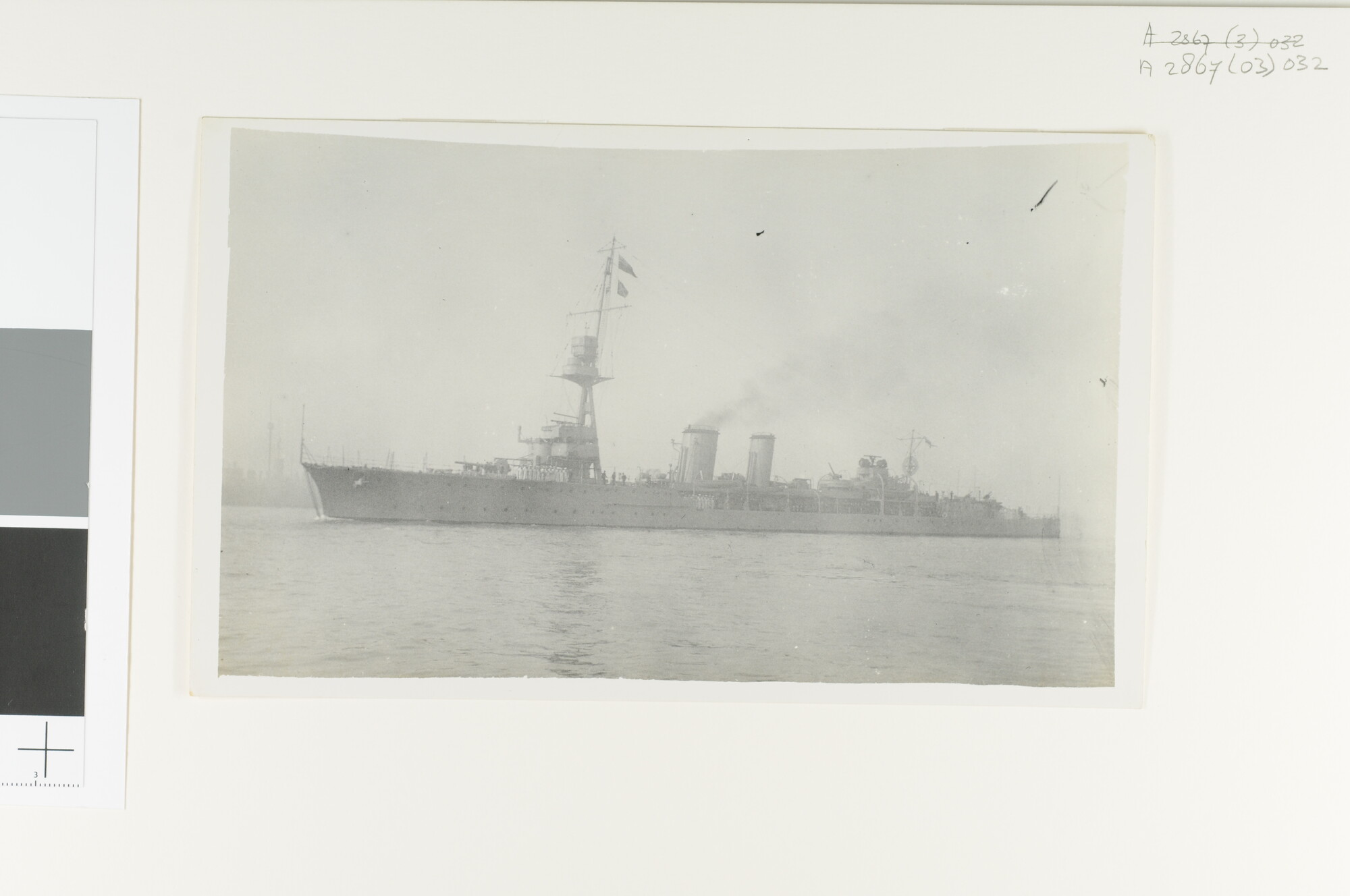 A.2867(03)032; De Britse kruiser HMS 'Concord'; foto