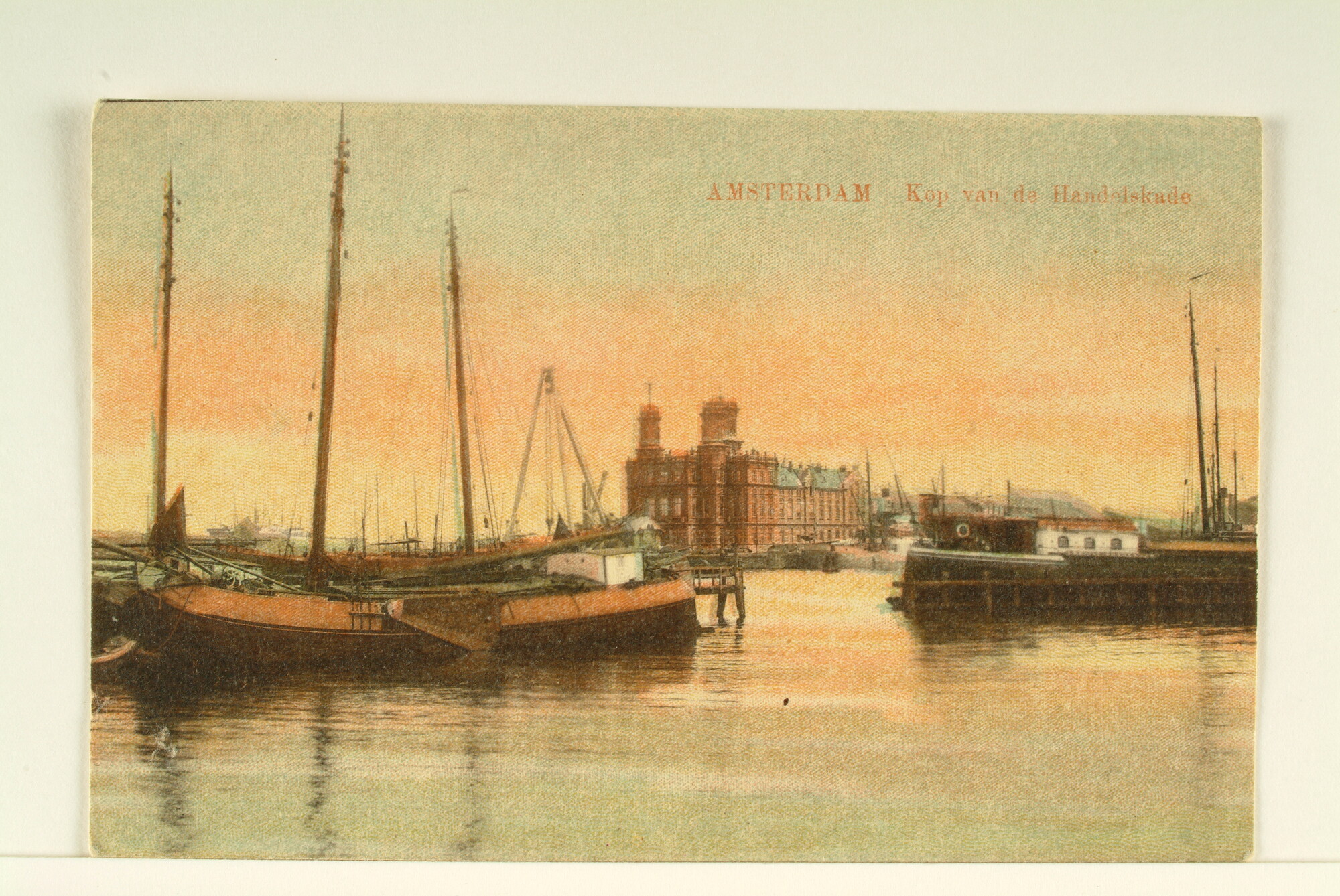 2003.0380; Prentbriefkaart van Amsterdam, kop van de Handelskade; prentbriefkaart