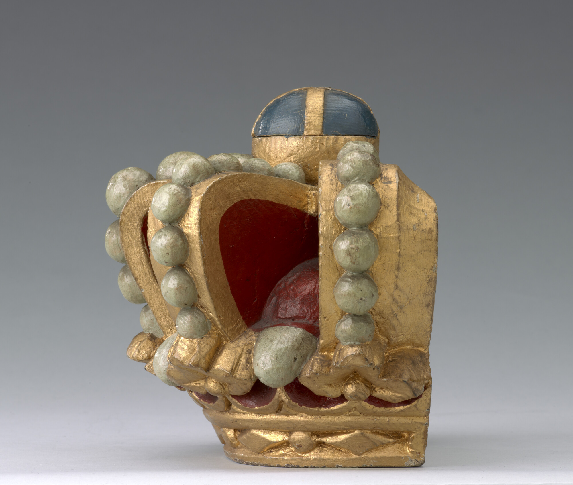 S.0525(56); Wapenkroon van Zr.Ms. Kortenaer; spiegelversiering
