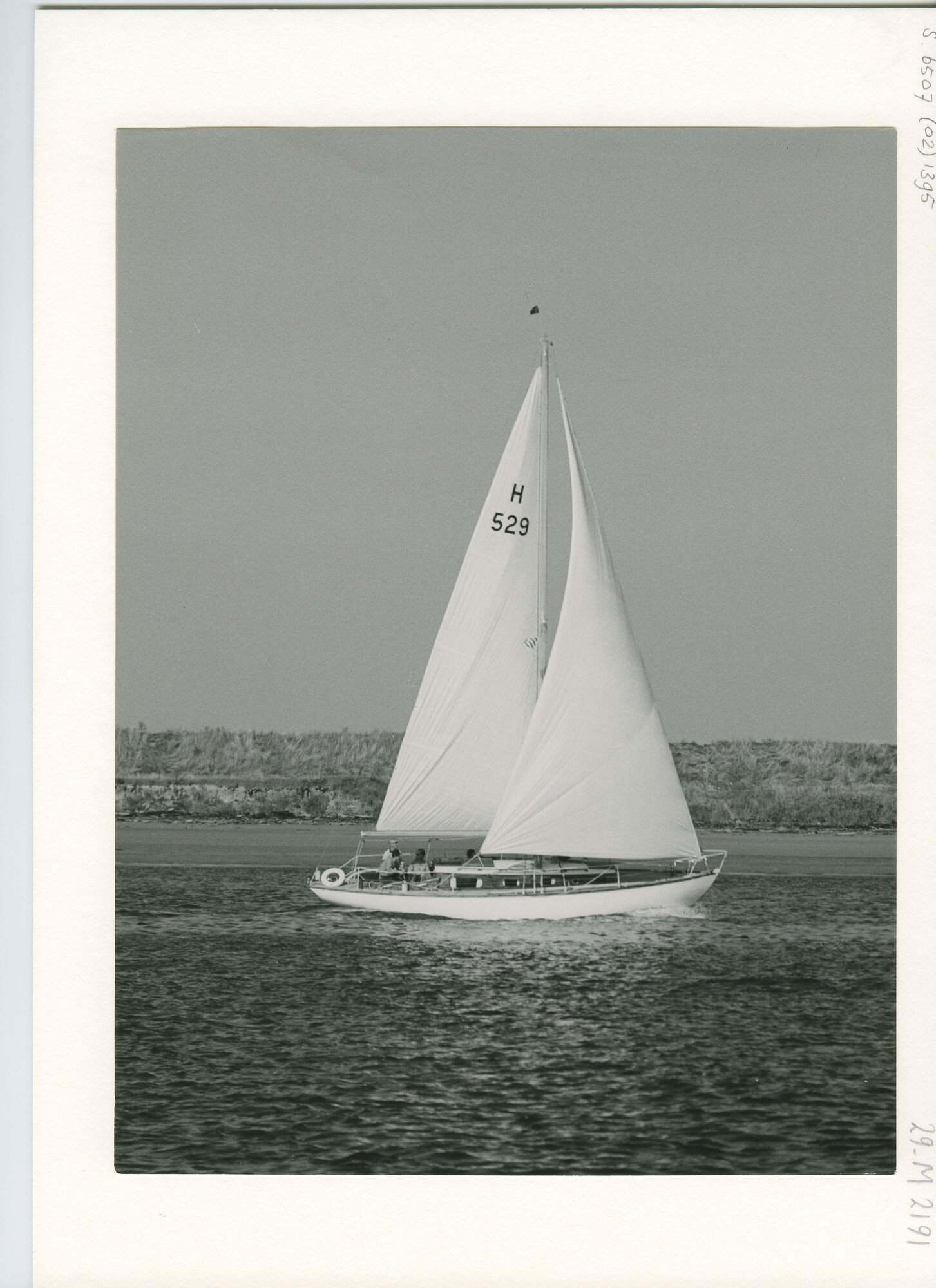 S.6507(02)1395.02; Zwart-wit foto van de torensloep Fortunella (H 529) tijdens een wedstrijd ; foto