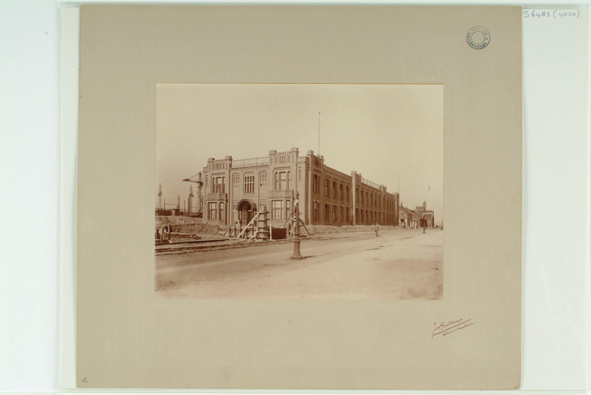 S.6483(4030); Dienstgebouw Oostelijke Handelskade van de KHL; foto