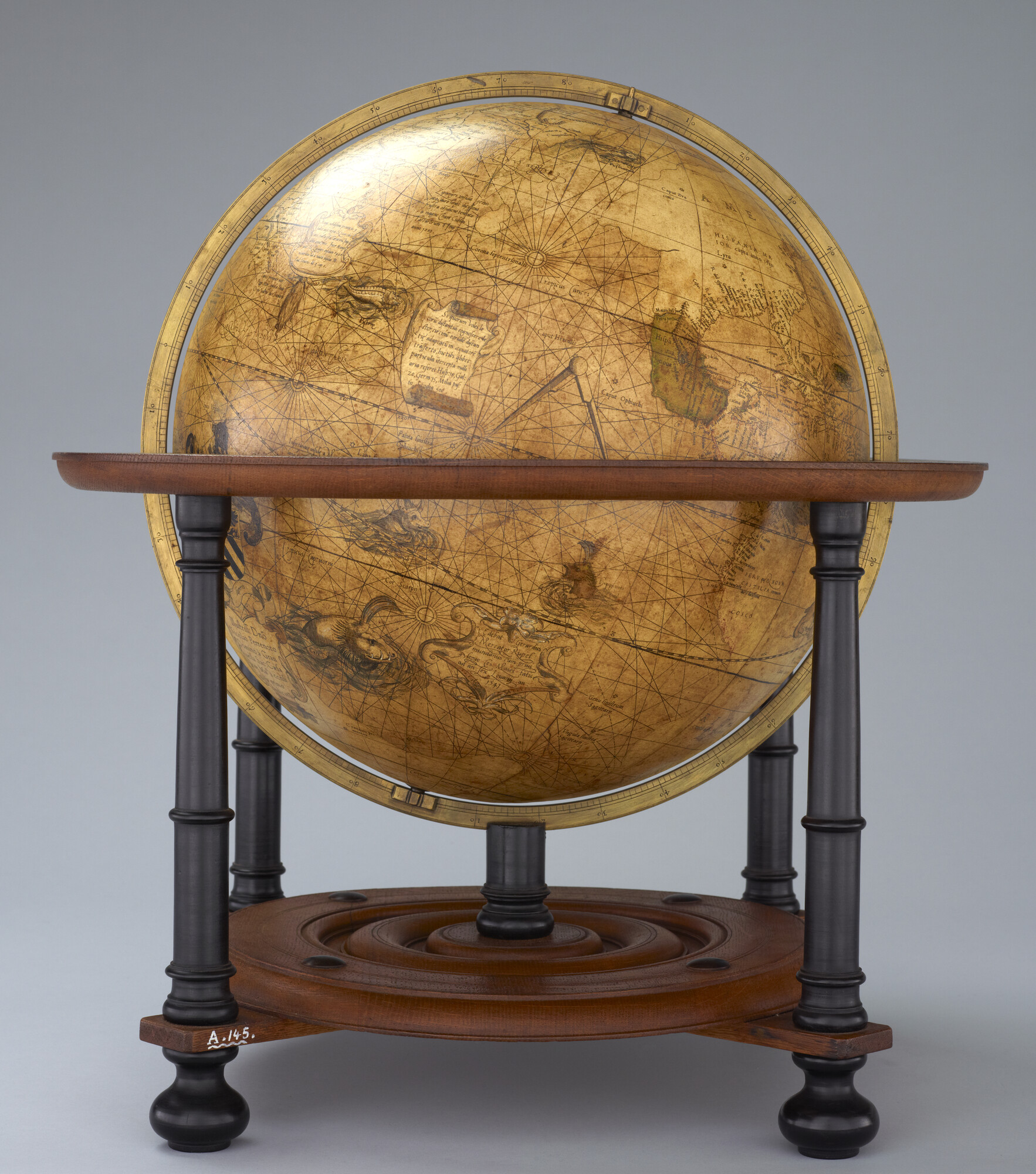 A.0145(025)01; Aardglobe van 42 cm. in doorsnede door Gerard Mercator, 1541, waarschijnlijk een facsimile editie uit 1875; globe
