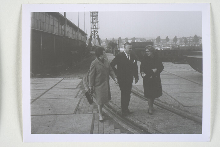 S.5219(12)0459; Foto's van de kiellegging van het Ro-Ro vrachtschip ms. 'Amstelstroom' op de langshelling van de ASM; fotoreportage
