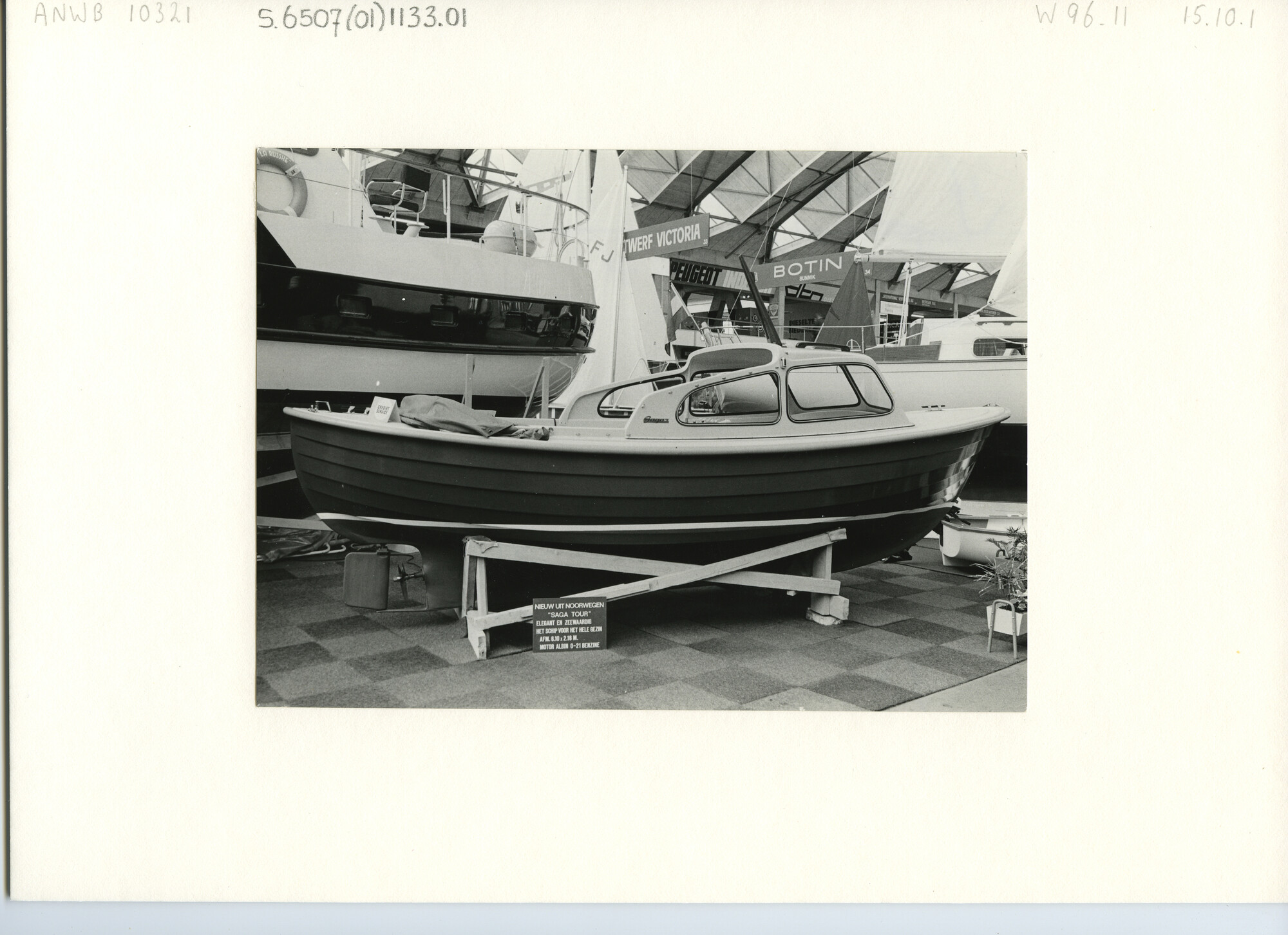 S.6507(01)1133.01; Foto van de HISWA 1968: diverse motorjachten; foto