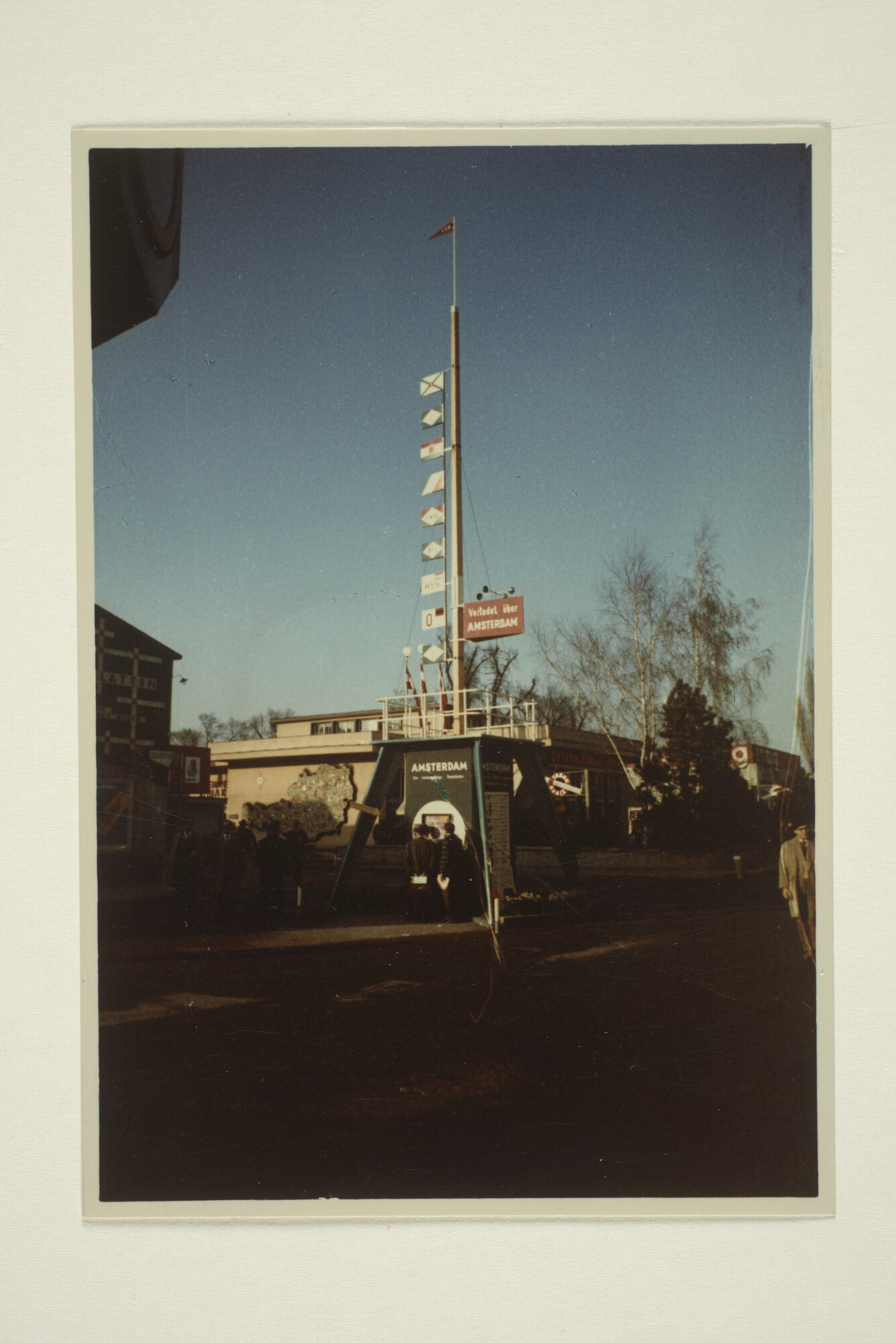1998.1716; Negatieven van de mast van Amsterdamse reders en cargadoors op de Voorjaarbeurs in Wenen; negatief