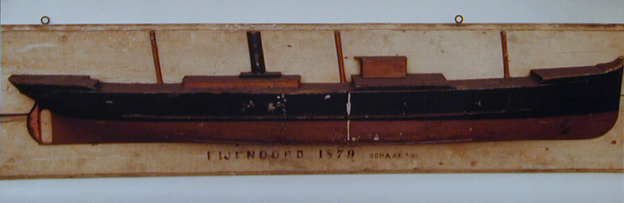 S.1746(04); Halfmodel van het schroefstoomschip Fijenoord; scheepsmodel