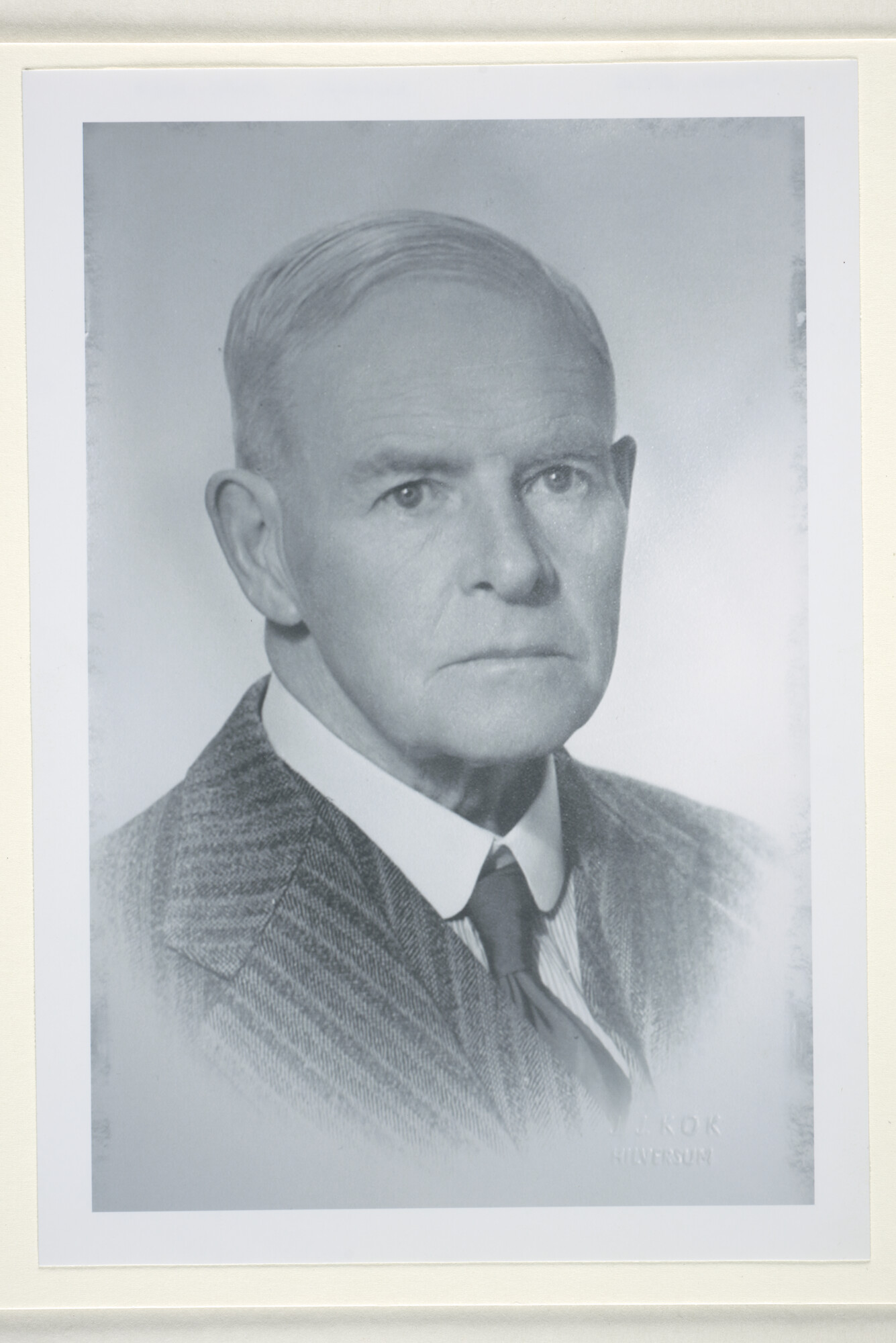 2000.1000; Portretfoto van G.C.E. Crone (1880-1954); foto