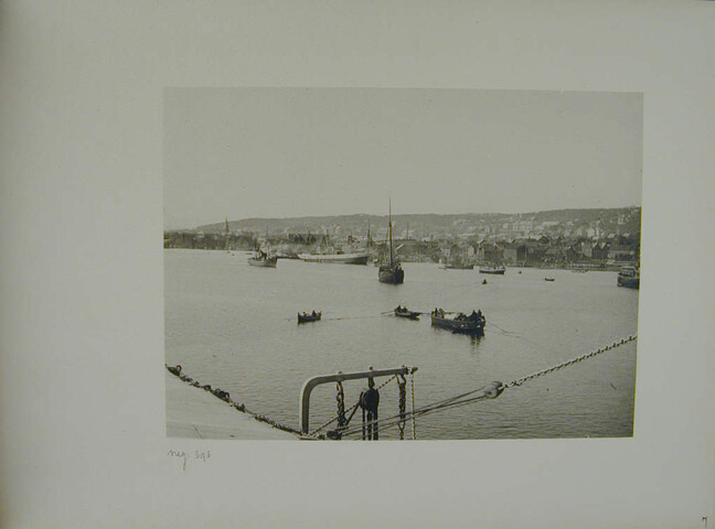 S.3986(02); Album met foto's door de passagiers van het ss. Ile de France; fotoalbum