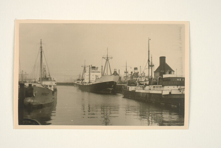 S.5219(12)0117; Foto's van het Finse vrachtschip ss. Pamilo; fotoreportage