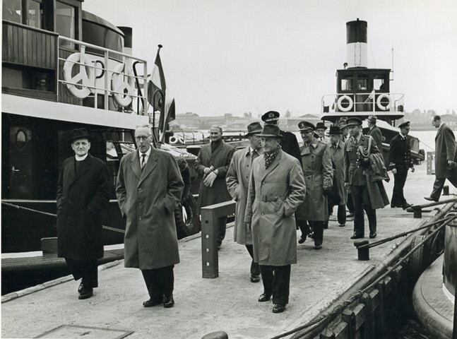 2001.1753; Foto's van de in gebruikneming van het hoofdkantoor van Reederij v/h Gebroeders Goedkoop aan de Westerdoksdijk 40 te Amsterdam in april 1962 [...]; fotoreportage