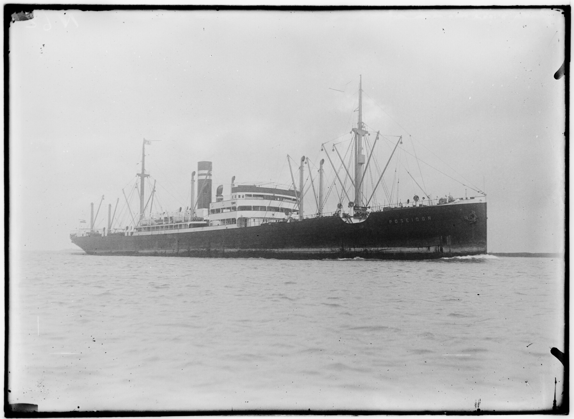 2018.1518; Glasnegatief van het vrachtschip Poseidon (Duits, 1922); glasnegatief