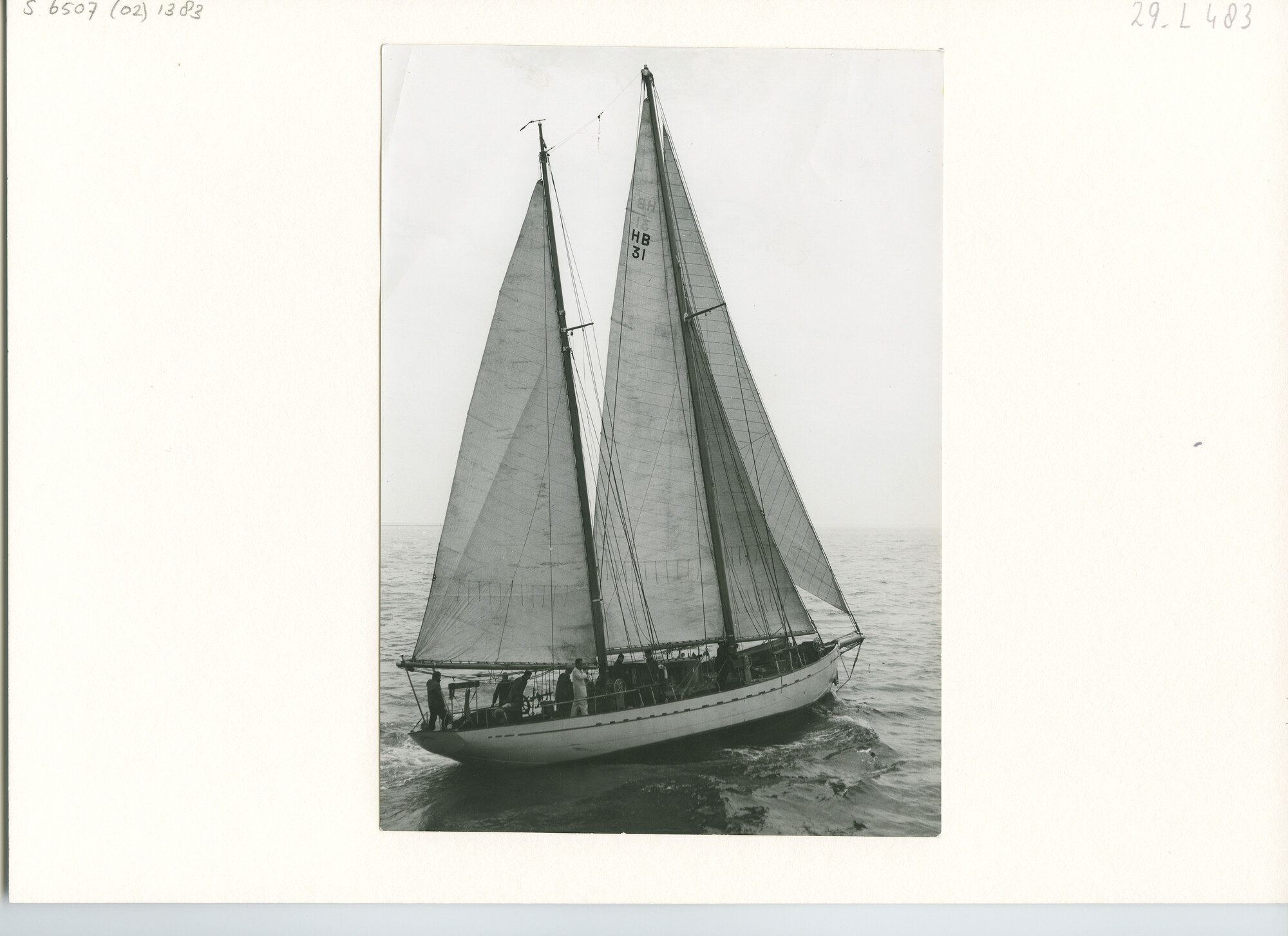 S.6507(02)1383.04; Zwart-wit foto van de start van de Hoek van Holland-Harwich-race; foto