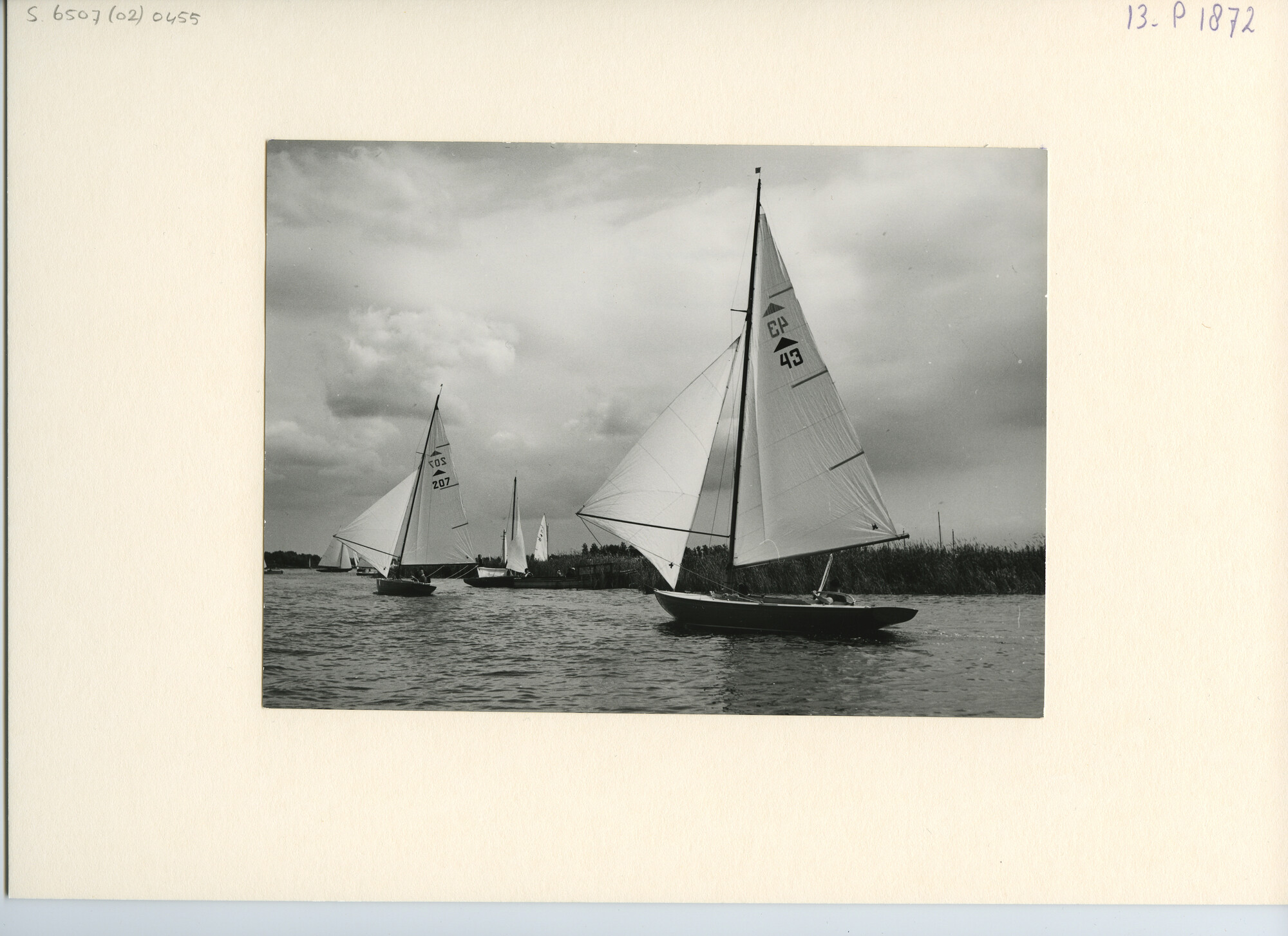 S.6507(02)0455.01; Zwart-wit foto van de Pampus-klasse tijdens de Kaagweek 1962; foto