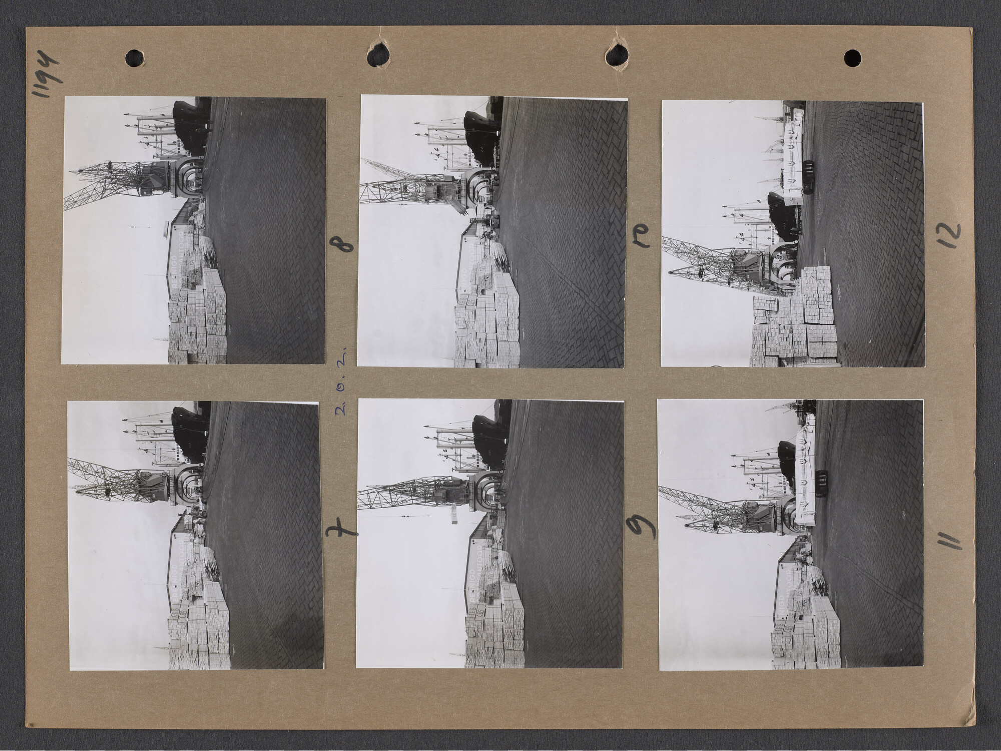 S.9102(30); Multomap met foto's door Ben Burgers, samengesteld door de Vereniging De Amsterdamsche Haven; foto