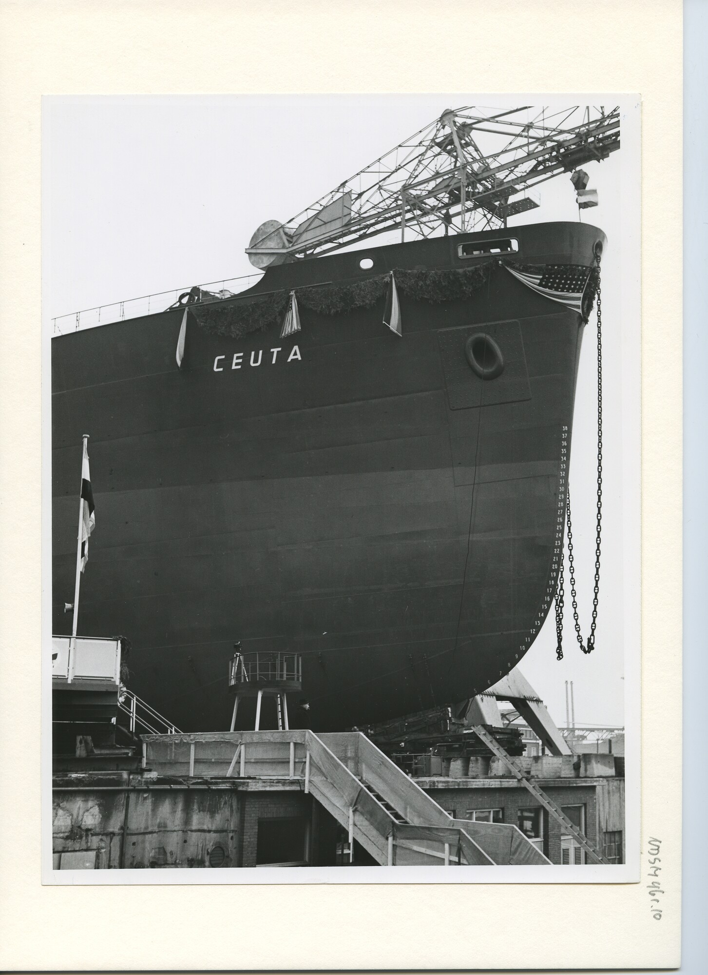 S.5444(2515)2; Foto van de tewaterlating van de Britse tanker ts. Ceuta ; foto