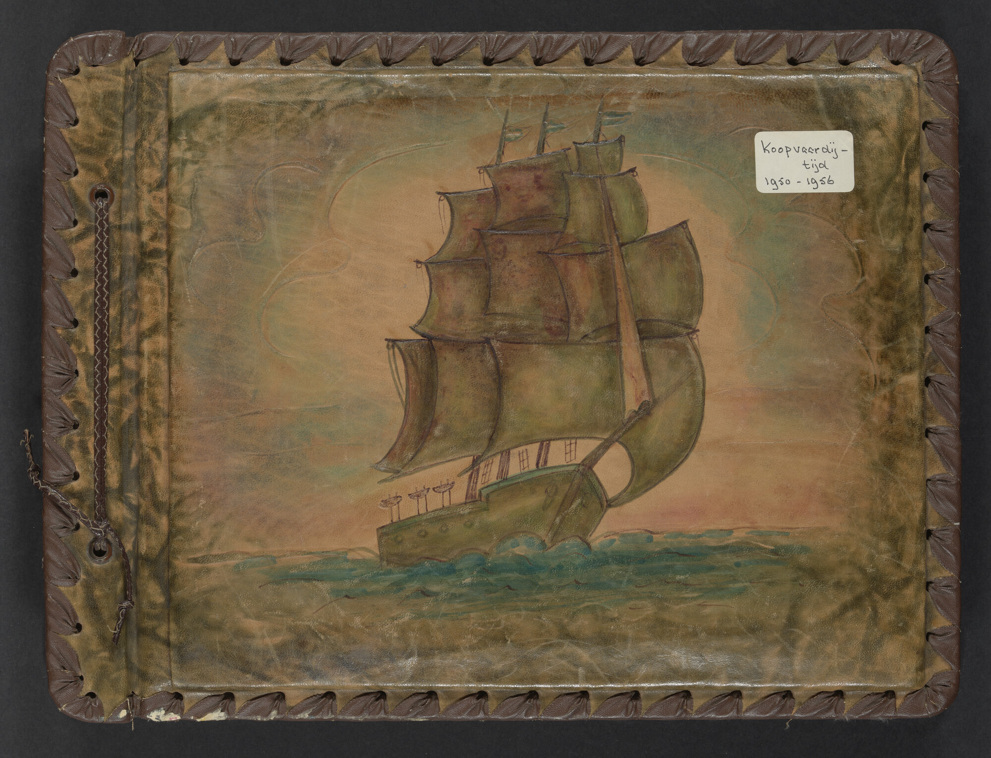 2024.0025; Fotoalbum van Hubrecht Timmerman over zijn koopvaardijtijd tussen 1950 en 1956; fotoalbum
