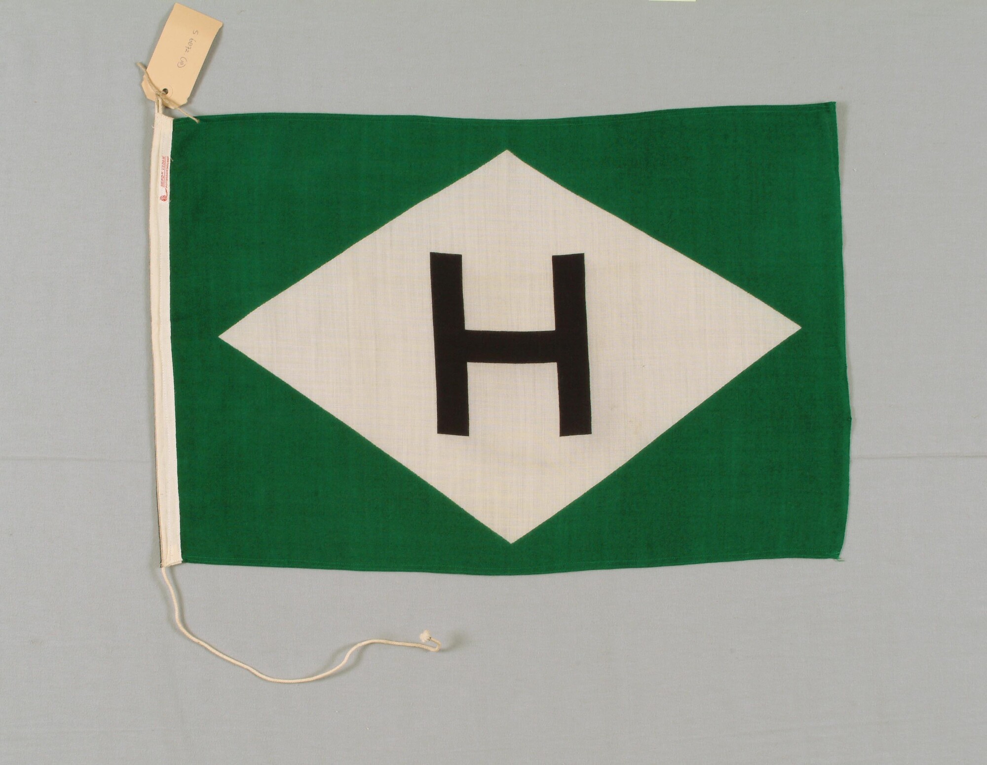 S.6872(018); Rederijvlag van N.V. 'Houtvaart' te Rotterdam; vlag