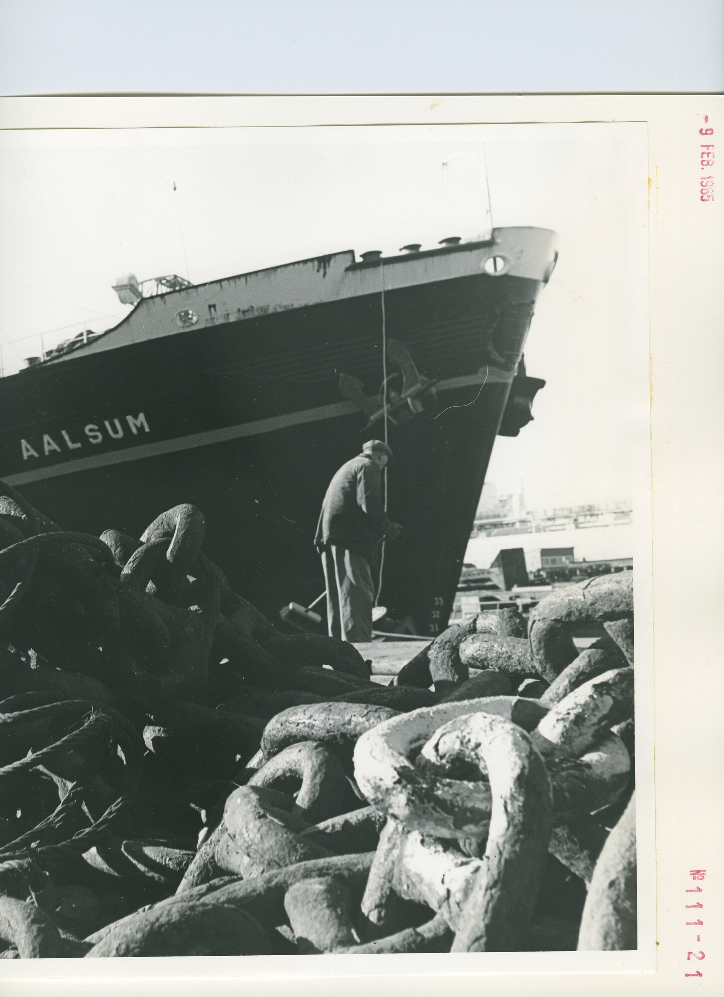 S.5444(4392)2; Foto van de tanker ms. Aalsum (ex- Giovanni Fassio) in dok ; foto