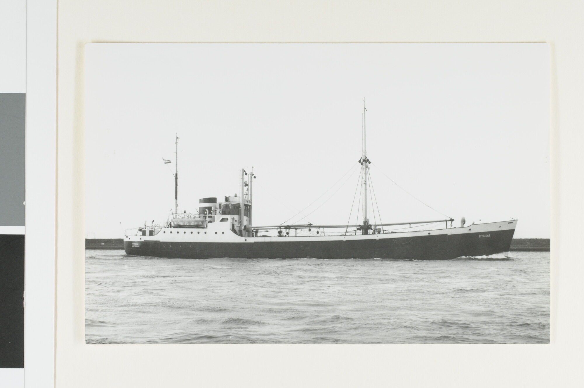 A.4743(30); De coaster ms. 'Mynias' van de Koninklijke Nederlandsche Stoomboot; foto