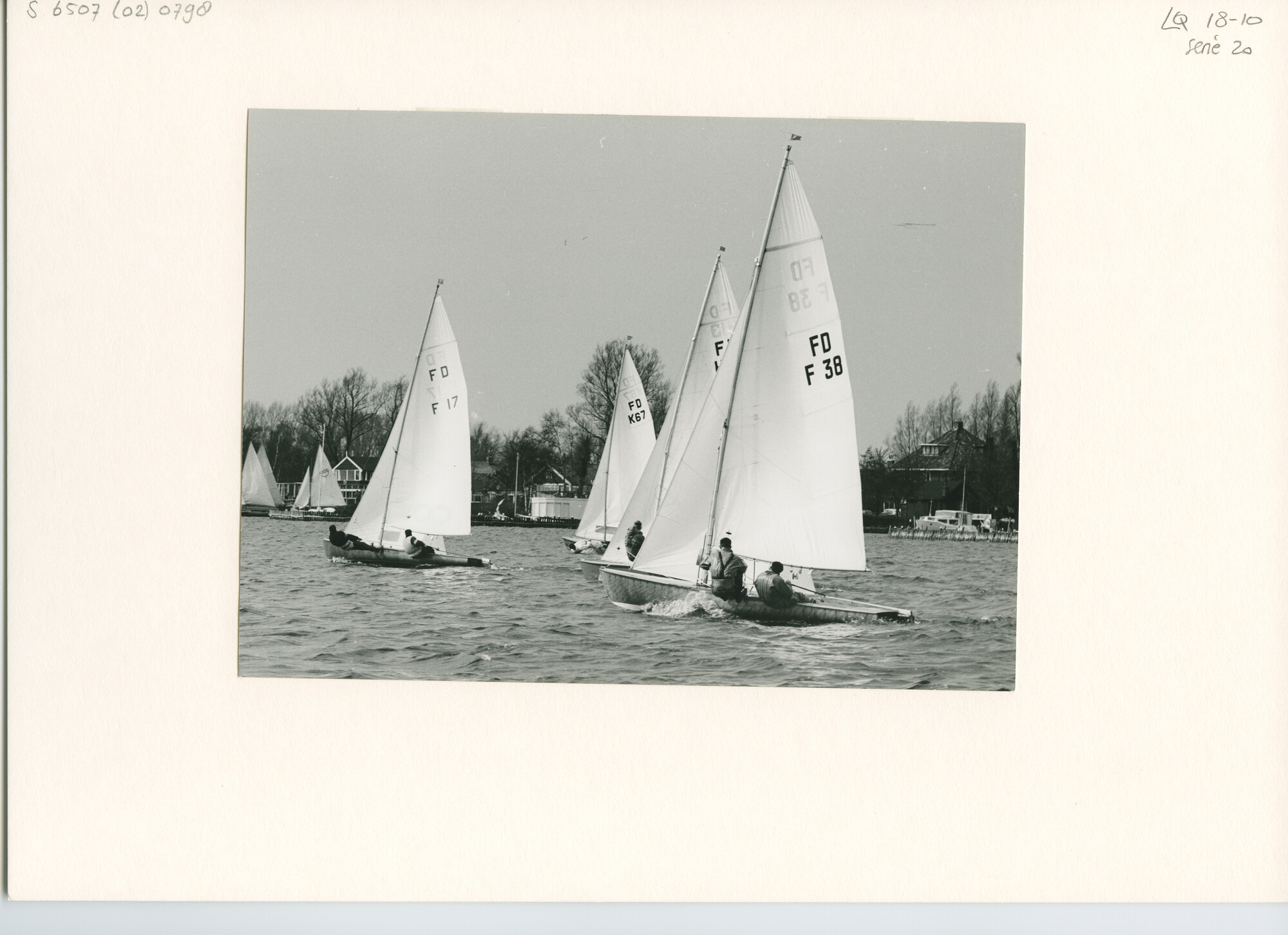 S.6507(02)0798.04; Zwart-wit foto van de FD-klasse op de Loosdrechtse Plassen; foto