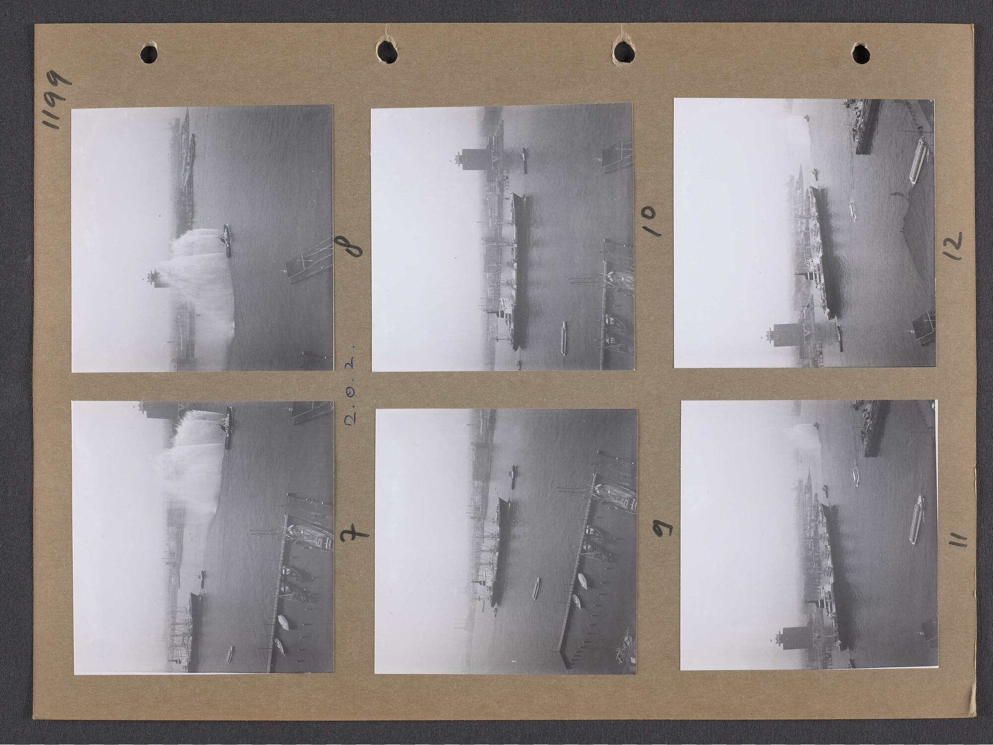S.9102(30); Multomap met foto's door Ben Burgers, samengesteld door de Vereniging De Amsterdamsche Haven; foto