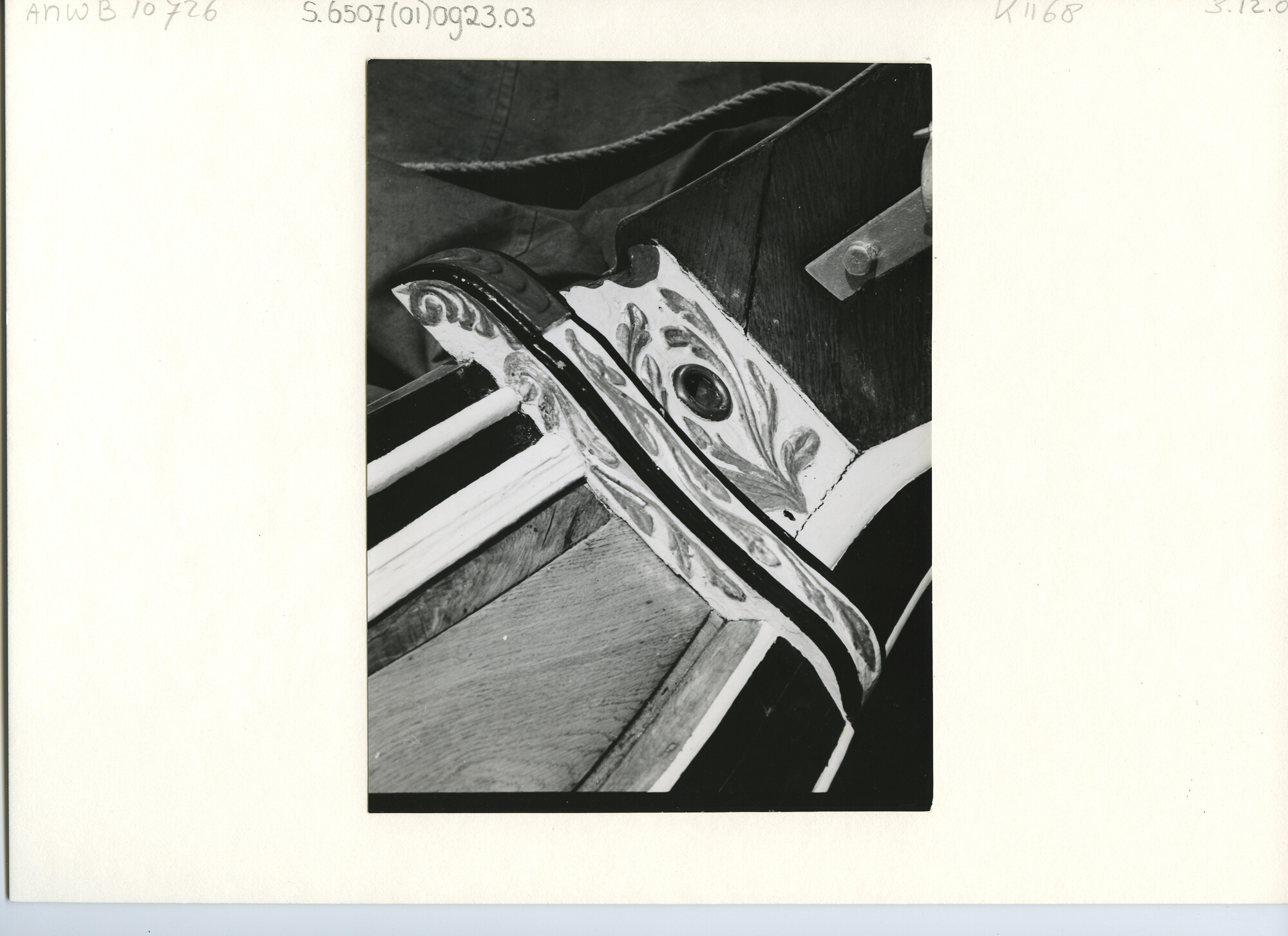 S.6507(01)0923.03; Foto van scheepssier op ronde en platbodemjachten; foto