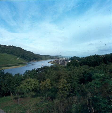 S.9100(3642); Dia van de rivier de Moezel; diapositief